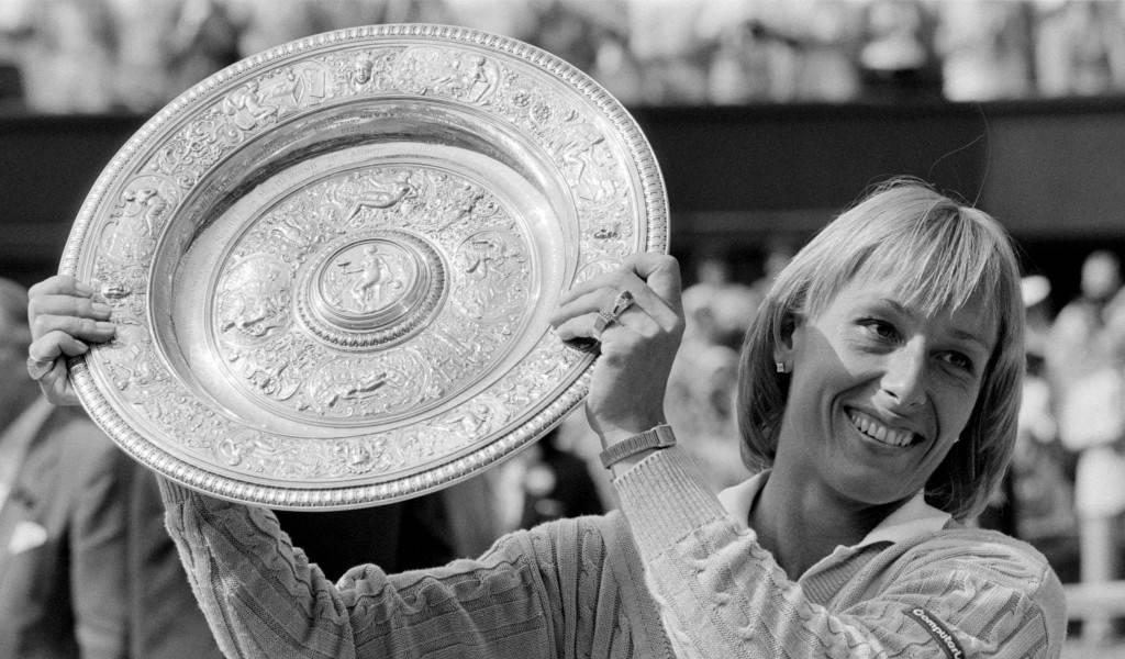 Martina Navratilova, silver tennis trophy, ornate, SD Desktop Wallpaper