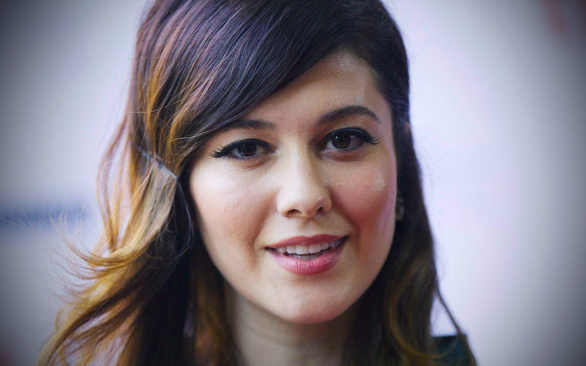 Mary Elizabeth Winstead, dark hair, warm highlights, Full HD Desktop Wallpaper