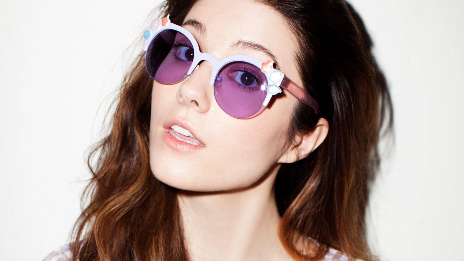 Mary Elizabeth Winstead, purple-tinted sunglasses, floral decorations, Full HD Desktop Wallpaper