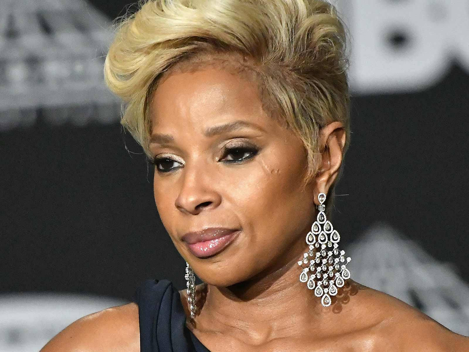 Mary J Blige, pixie cut, blonde hair, HD Desktop Wallpaper