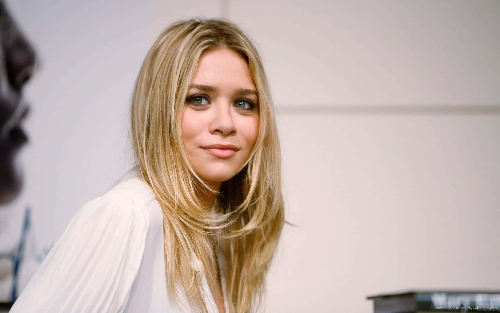 Mary Kate Olsen, white blouse, long blonde hair, Full HD Desktop Wallpaper