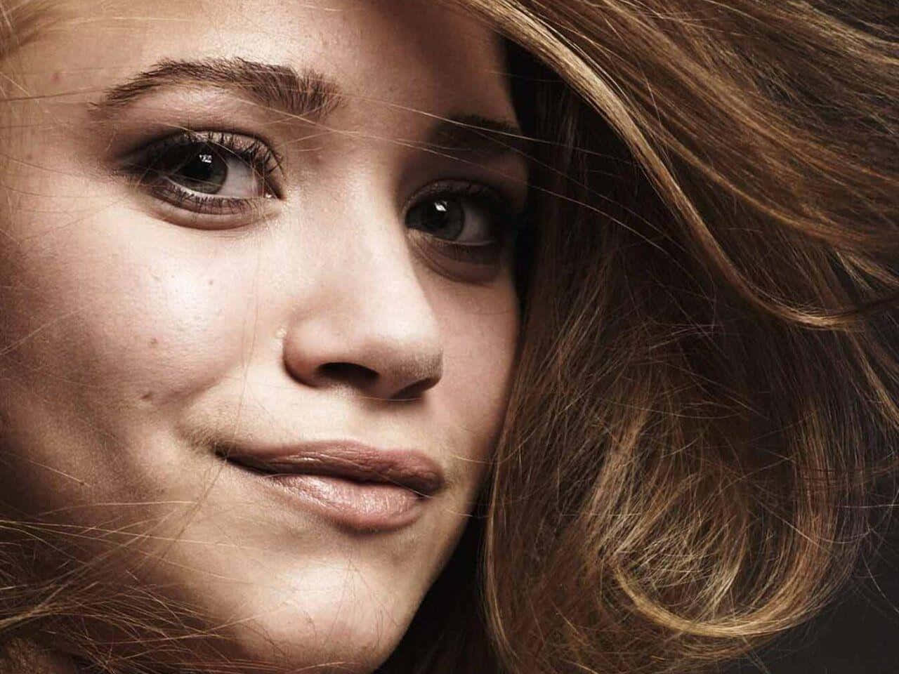 Mary Kate Olsen, brown hair, soft smile, HD Desktop Wallpaper