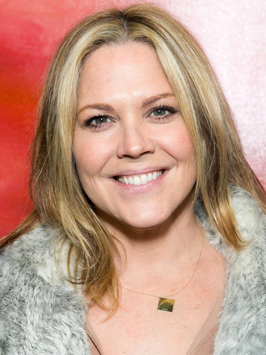 Mary Mccormack, blonde hair, gray fur collar, HD Phone Wallpaper