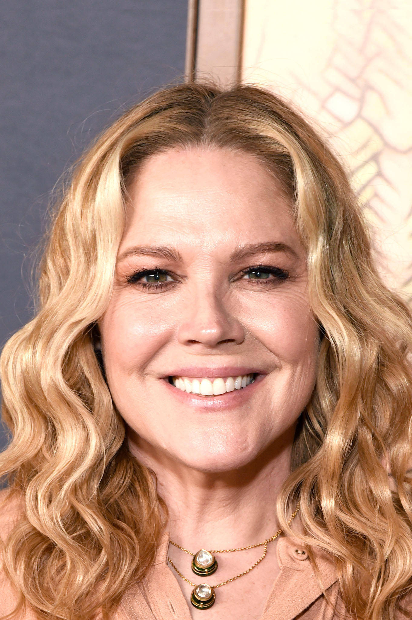 Mary Mccormack, blonde curls, gold necklace, Full HD Phone Wallpaper