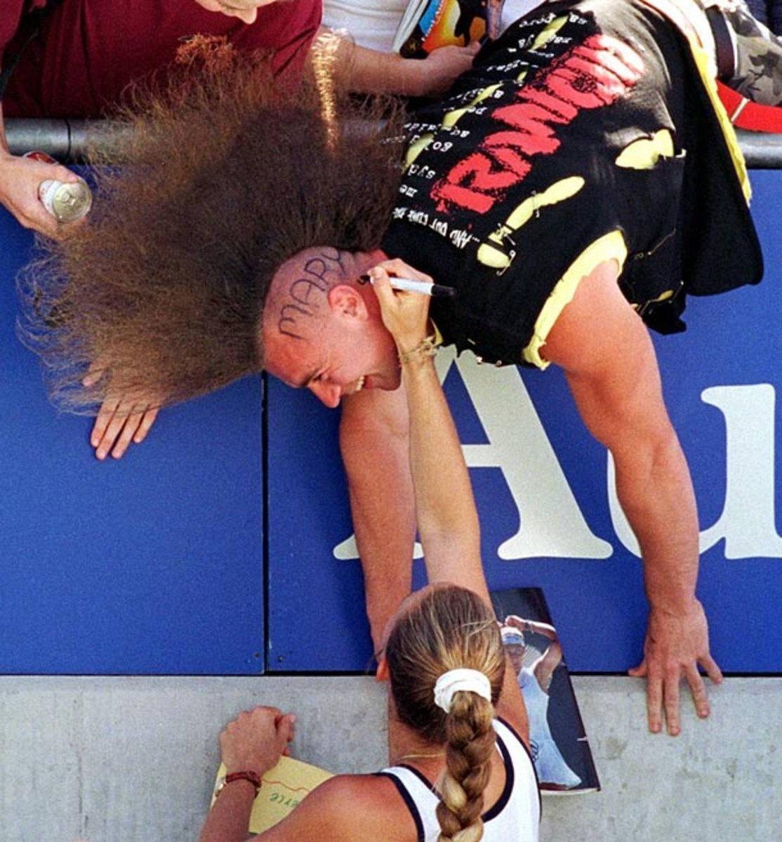 Mary Pierce, blue barrier, wild brown mohawk, SD Phone Wallpaper