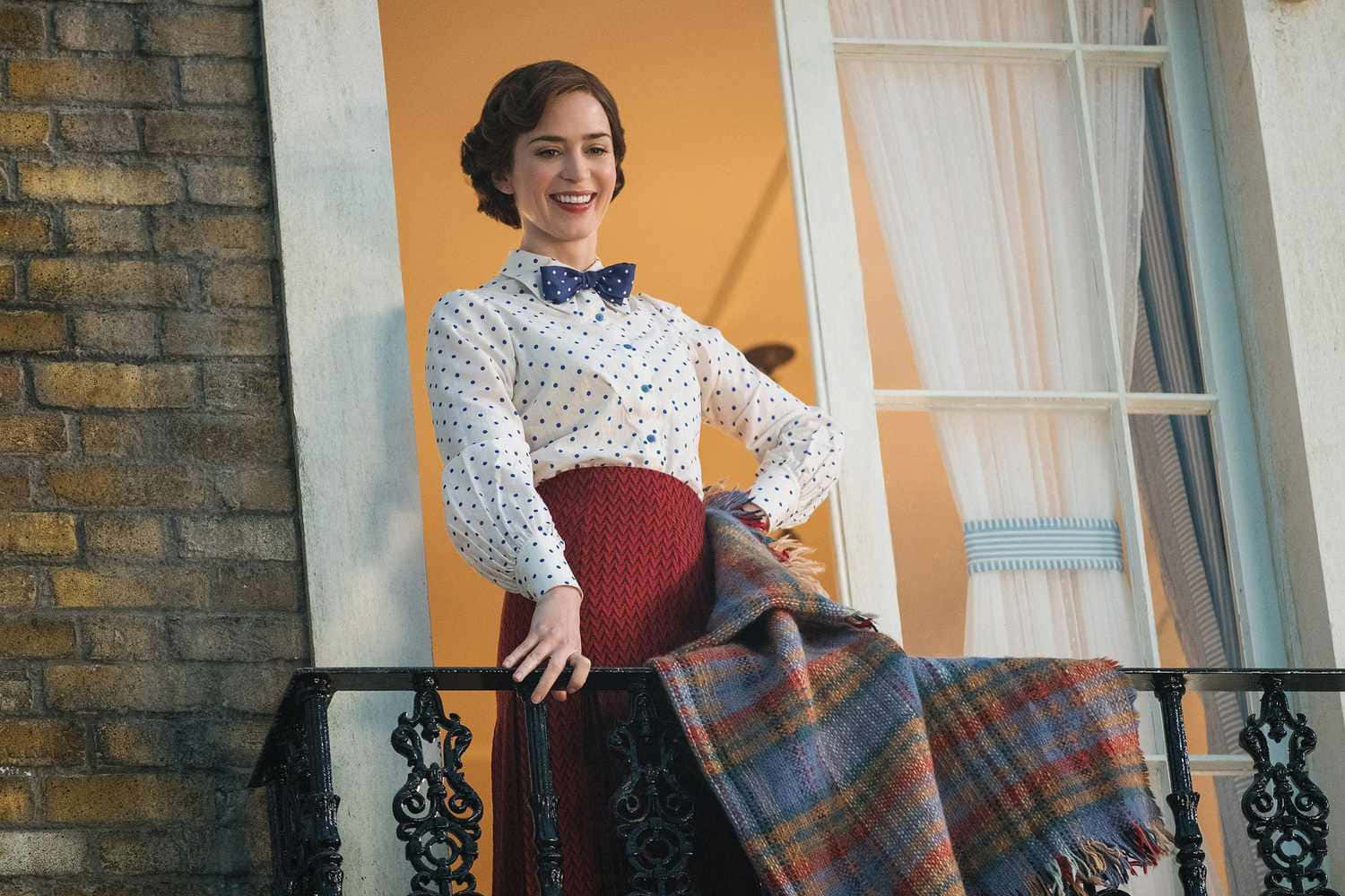 Mary Poppins Returns, balcony, polka dot blouse, HD Desktop Wallpaper