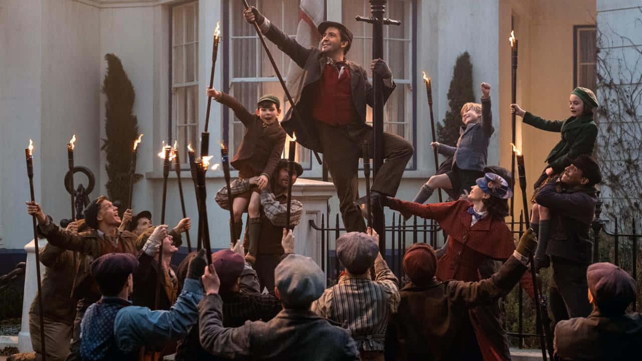 Mary Poppins Returns, lamppost dance scene, vintage attire, HD Desktop Wallpaper