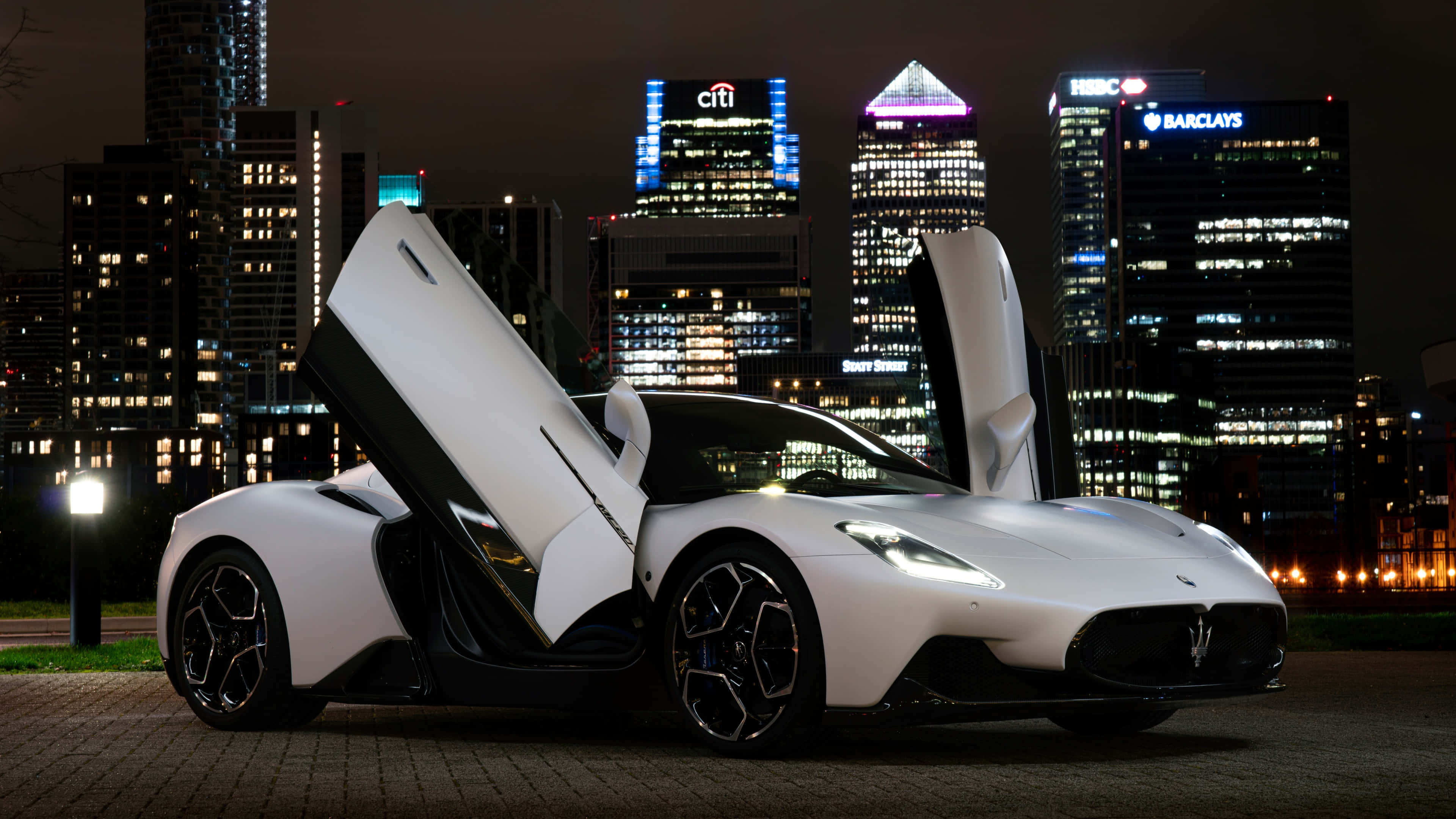 Maserati MC20, white, scissor doors, 4K Desktop Wallpaper