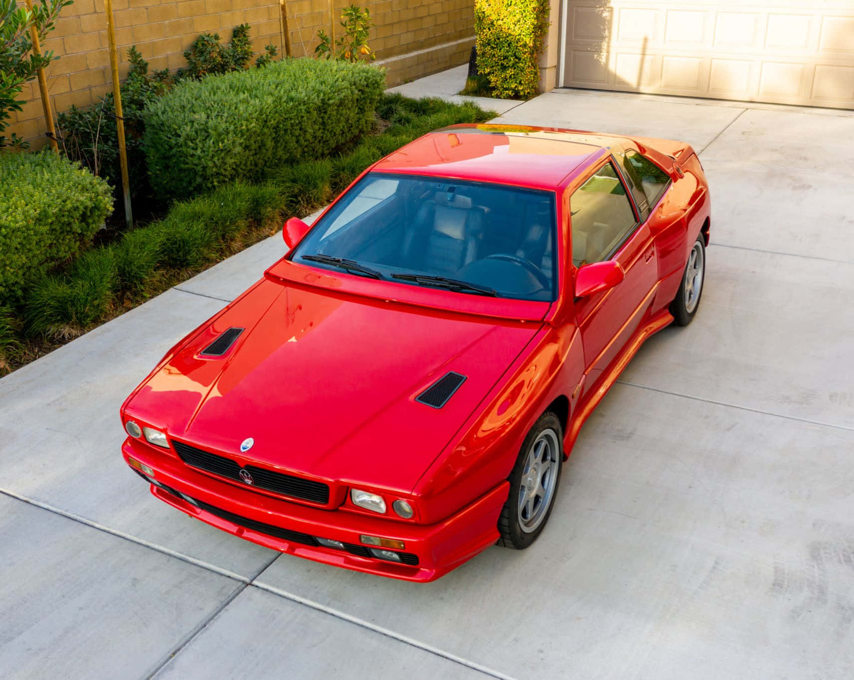 Red Maserati Shamal, glossy red sports car, black hood vents, HD Desktop Wallpaper