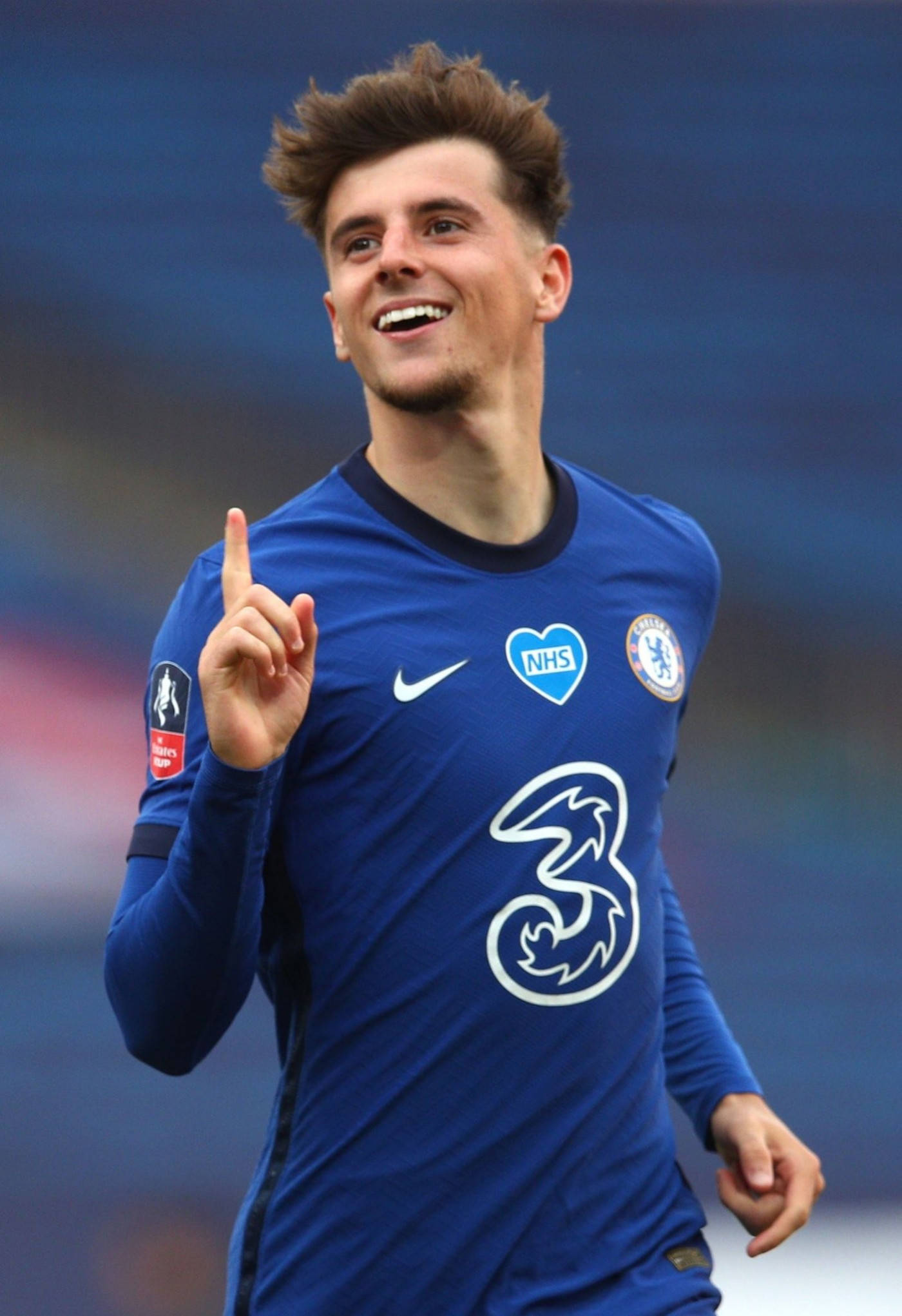 Mason Mount, blue Chelsea jersey, stadium background, Full HD Phone Wallpaper