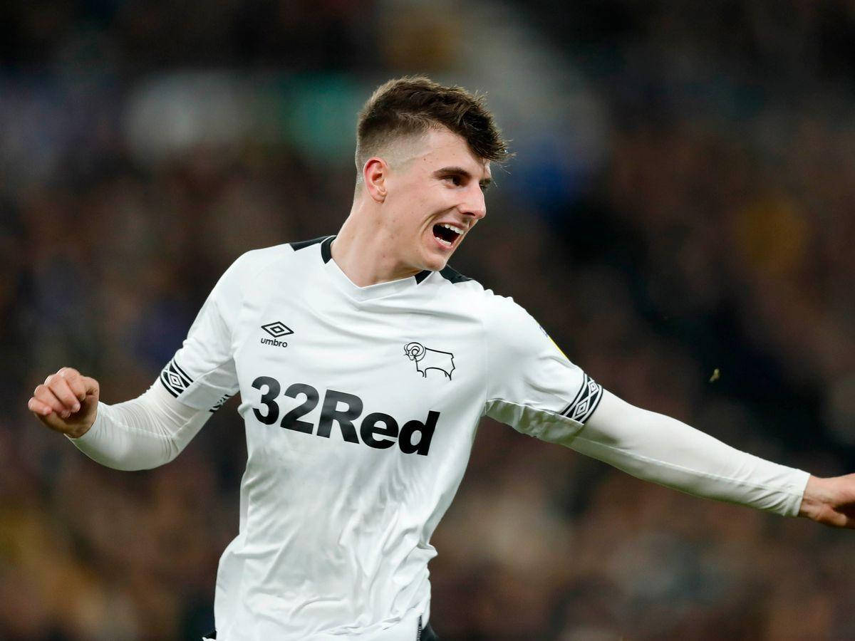 Mason Mount, white jersey, stadium crowd, SD Desktop Wallpaper