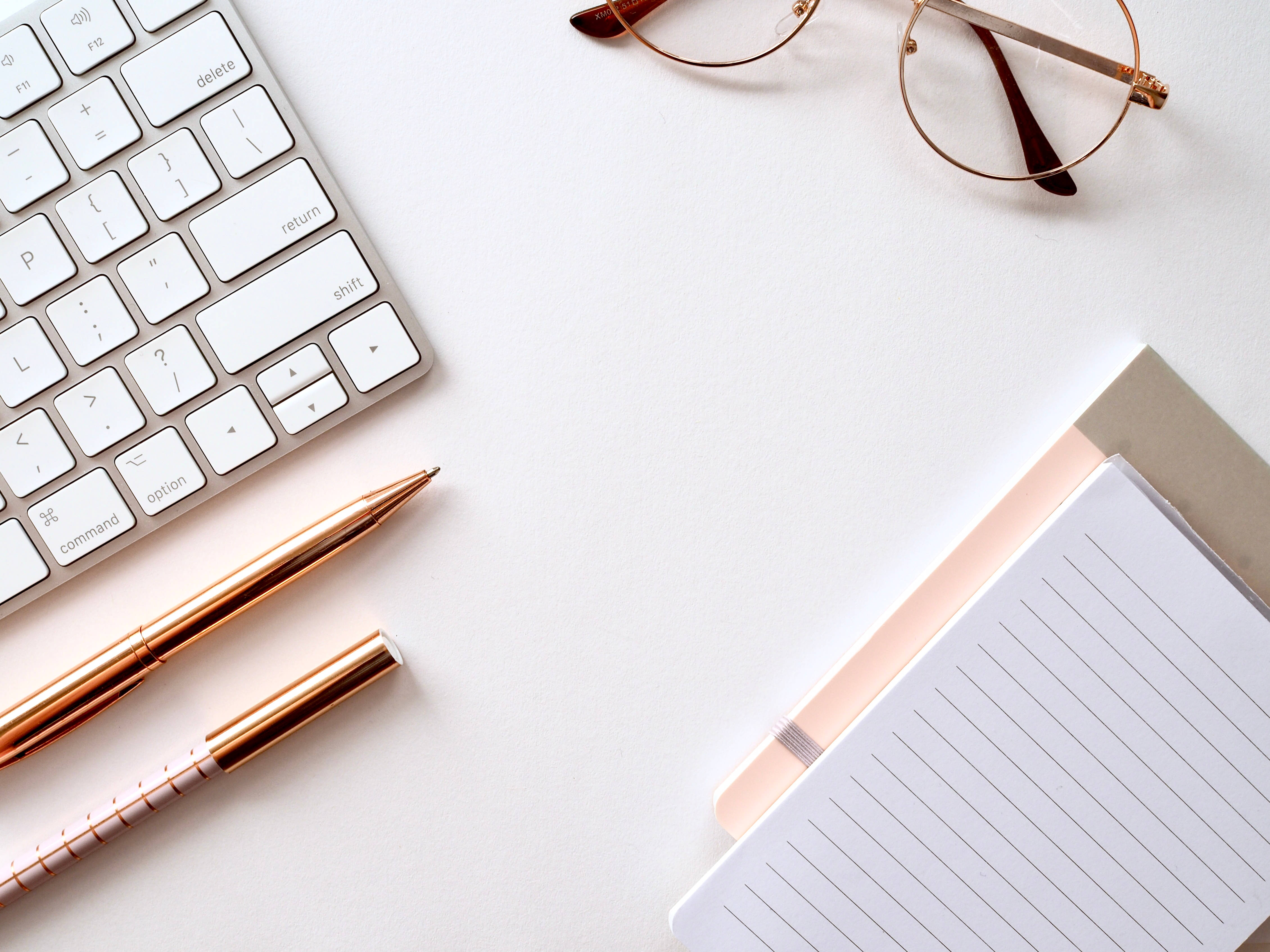 4K, white clean desk, rose gold accessories, 4K Desktop Wallpaper