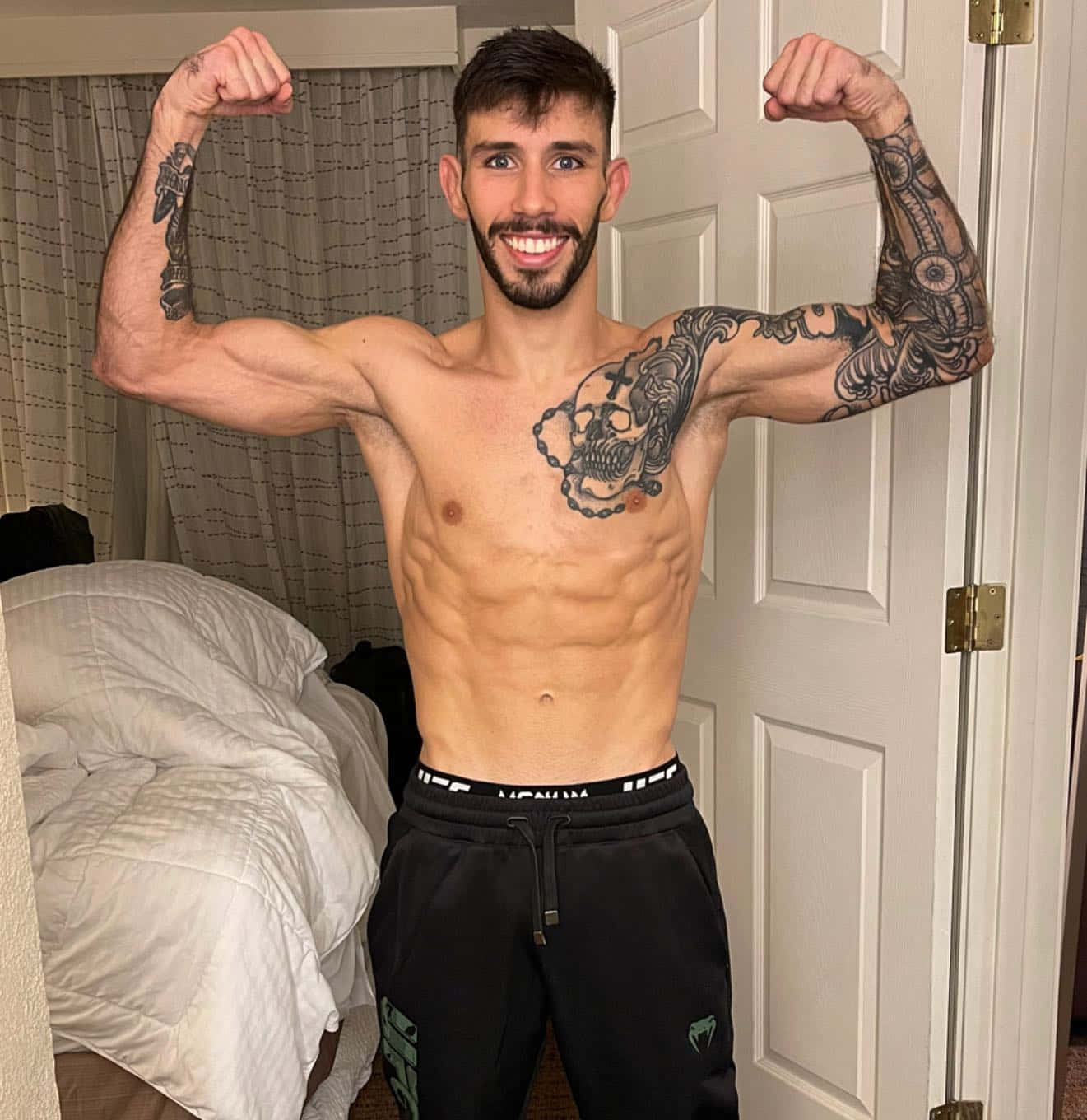 Matheus Nicolau, muscle pose, shirtless, HD Phone Wallpaper