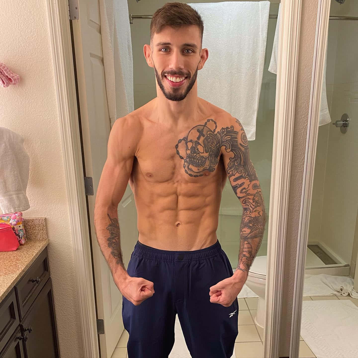 Matheus Nicolau, bathroom mirror, navy shorts, HD Desktop Wallpaper