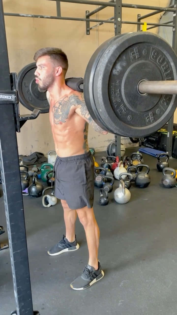 Matheus Nicolau, barbell lift, cluttered gym, HD Phone Wallpaper