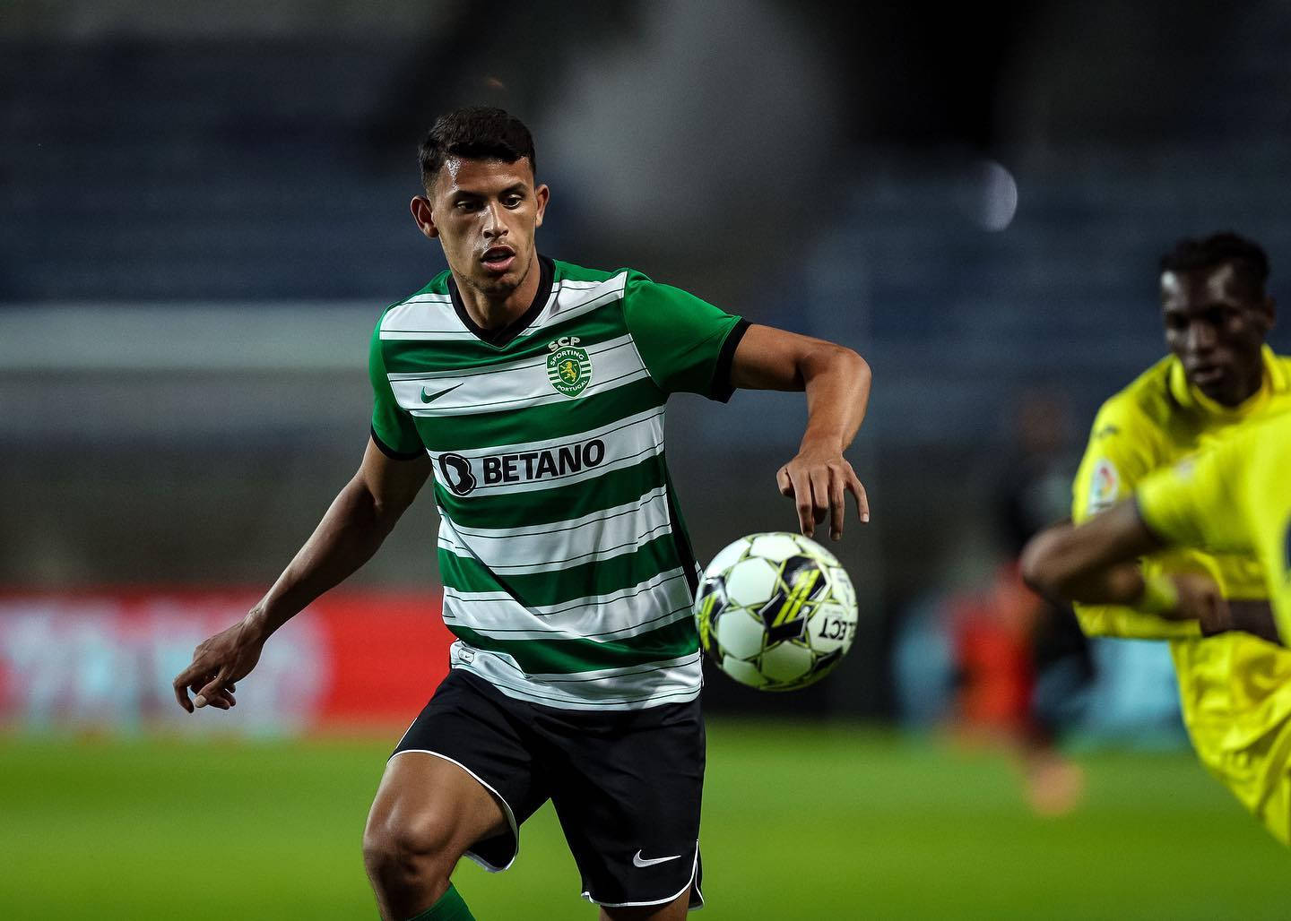Matheus Nunes, green and white stripes, defender in yellow, HD Desktop Wallpaper