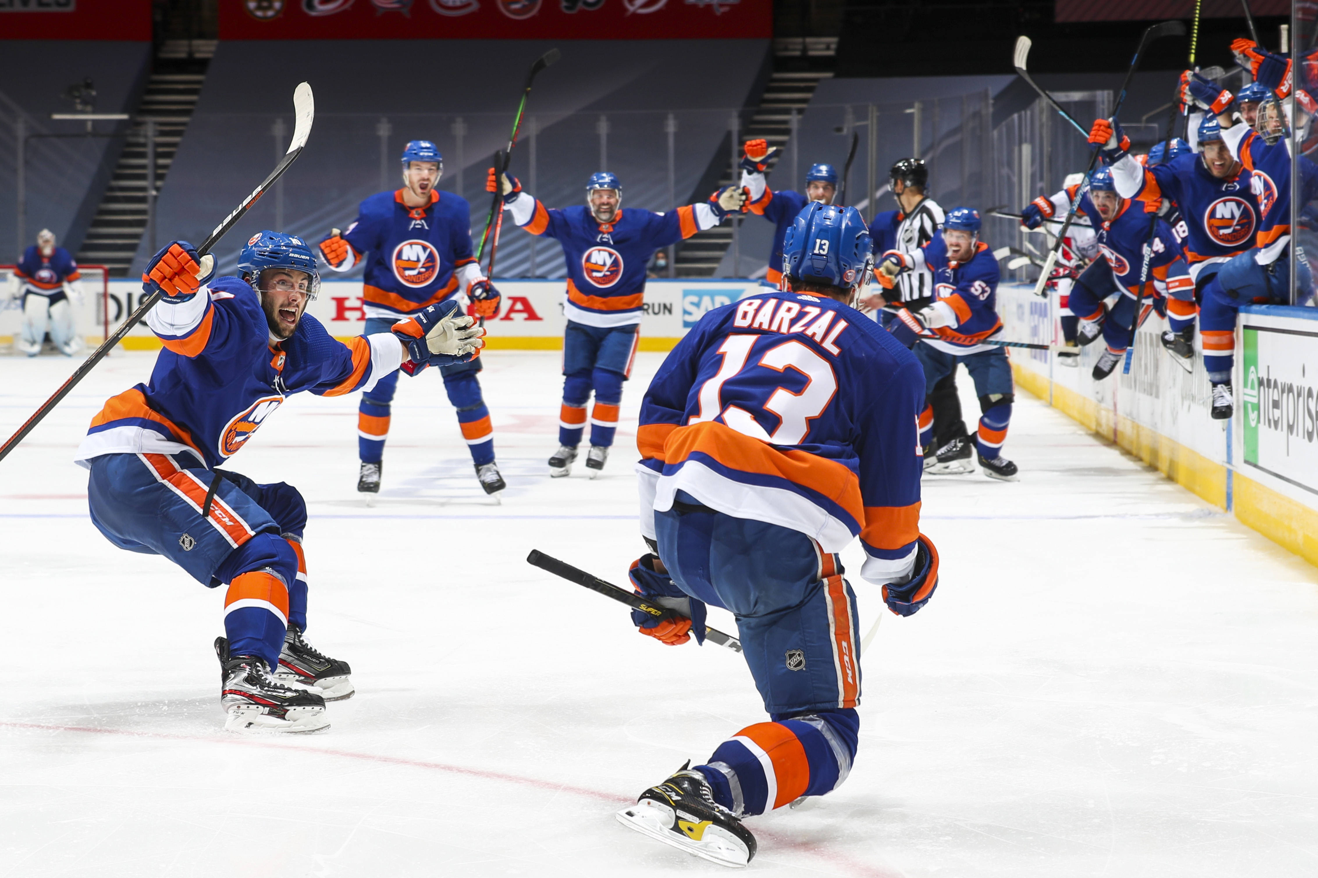 Mathew Barzal, blue and orange jerseys, ice, 4K Desktop Wallpaper