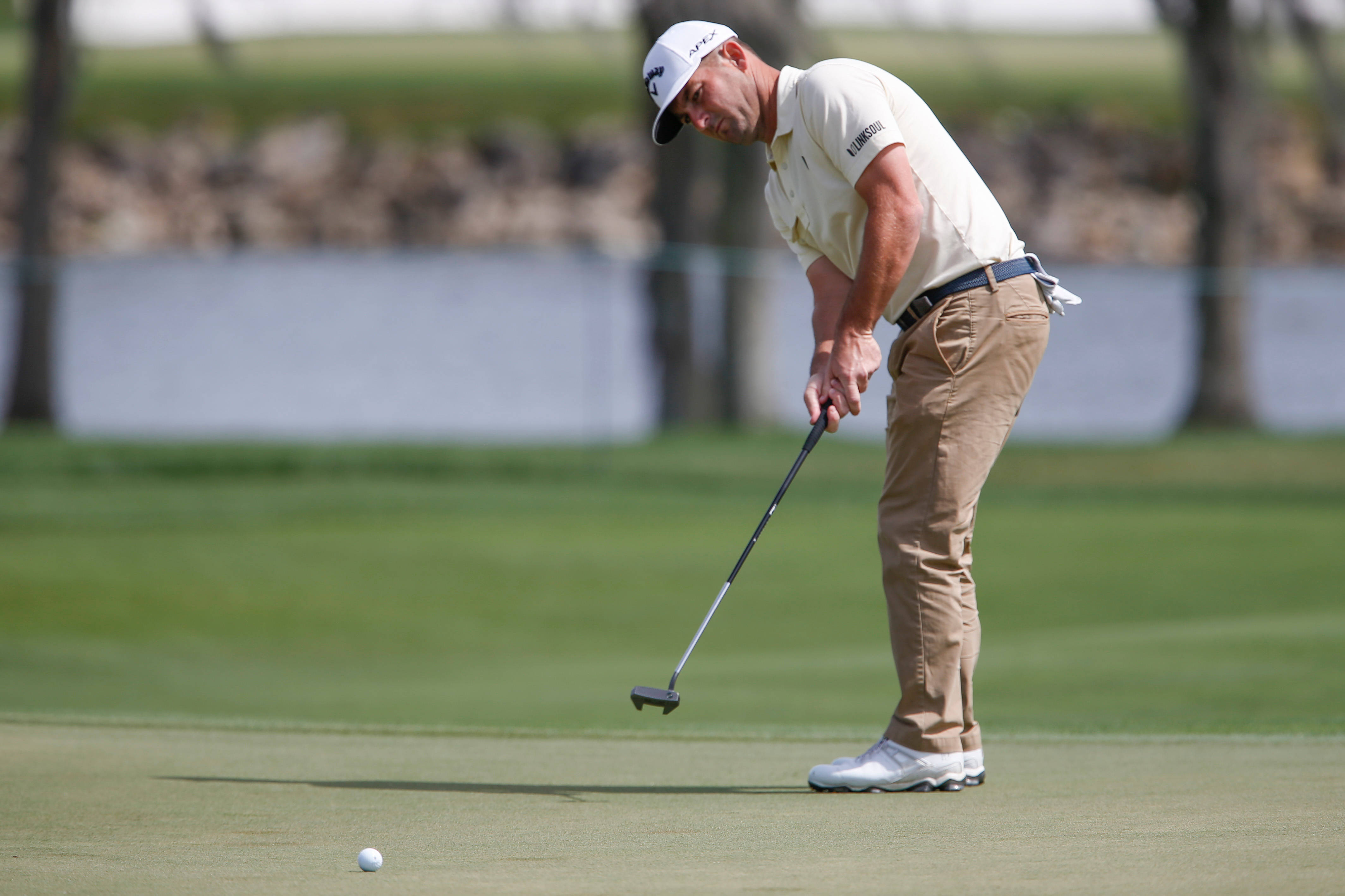 Matt Every, putt, sunlit green, 4K Desktop Wallpaper
