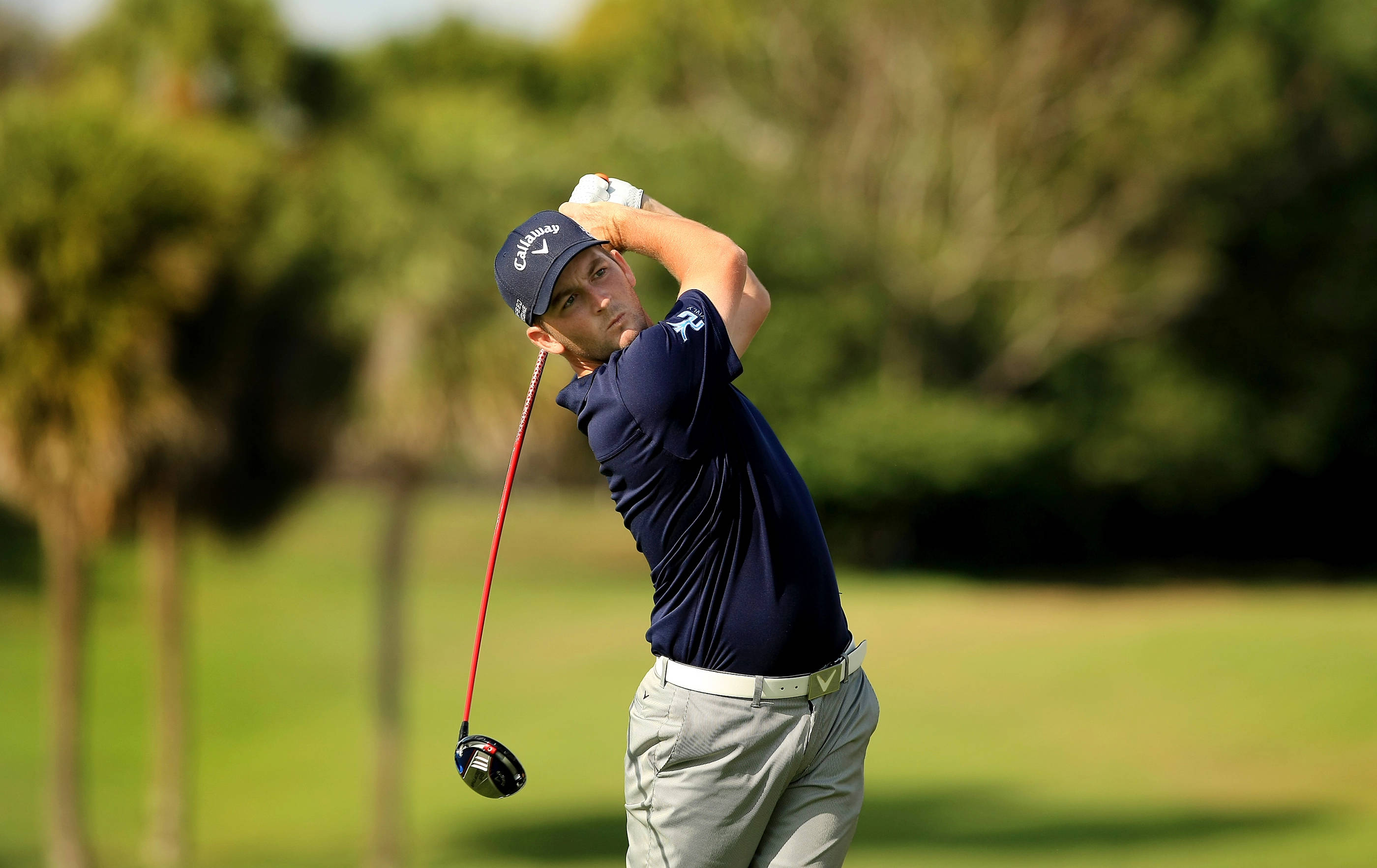 Matt Every, red and black golf club, navy shirt, 2K Desktop Wallpaper