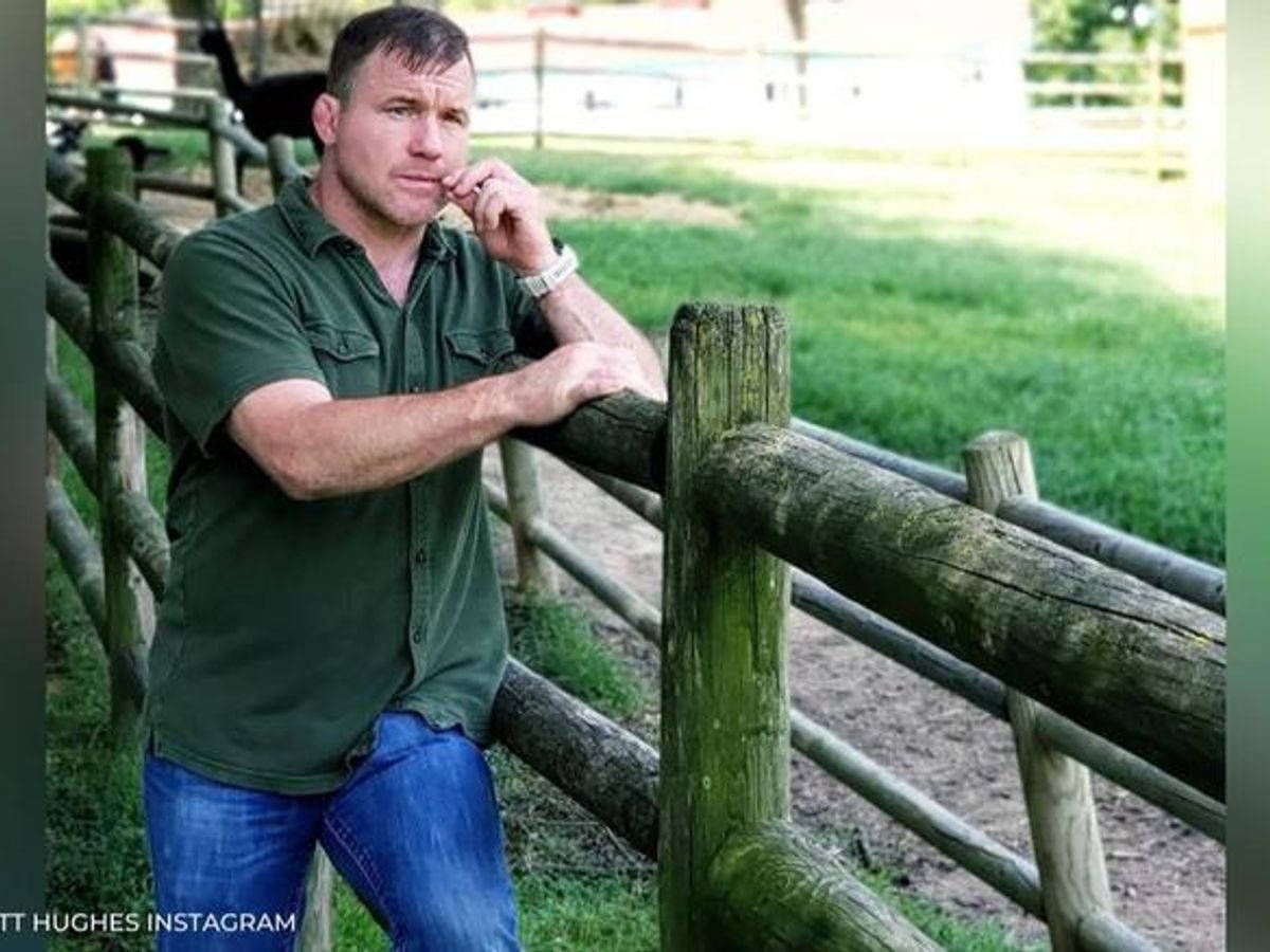 Matt Hughes, green shirt, weathered wooden fence, SD Desktop Wallpaper