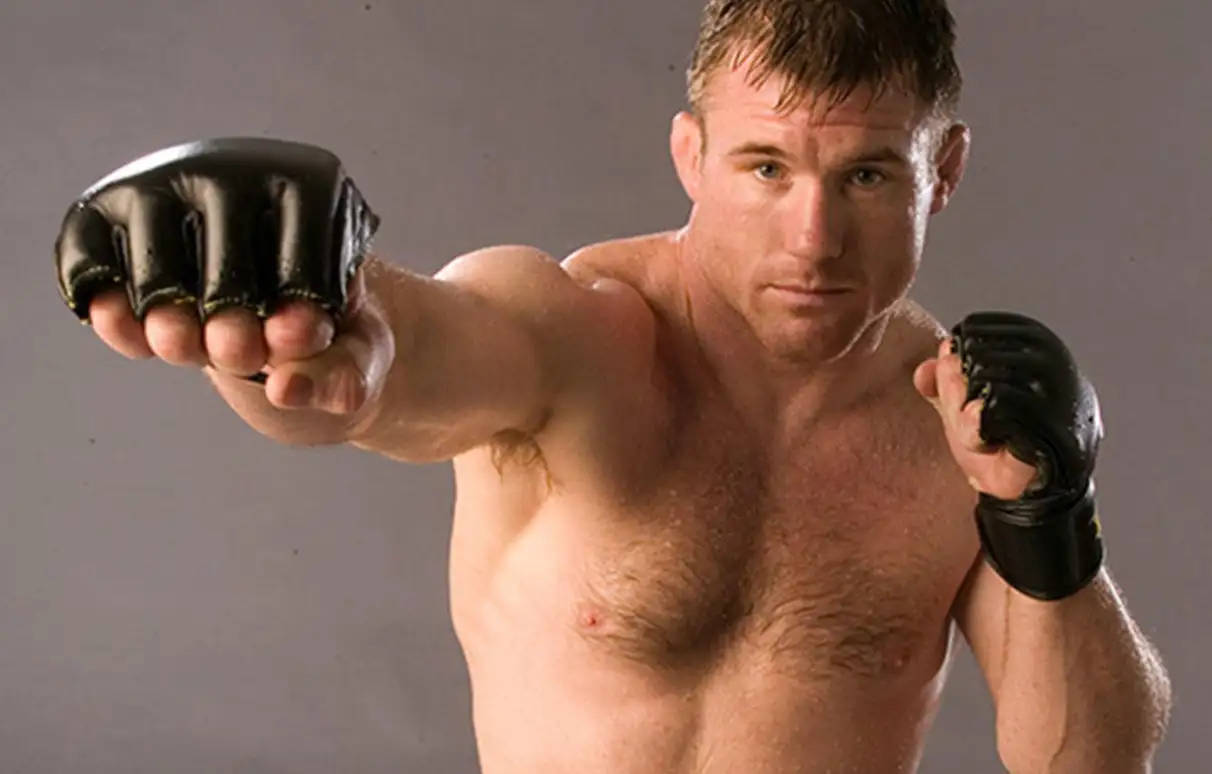 Matt Hughes, black gloves, plain gray background, SD Desktop Wallpaper
