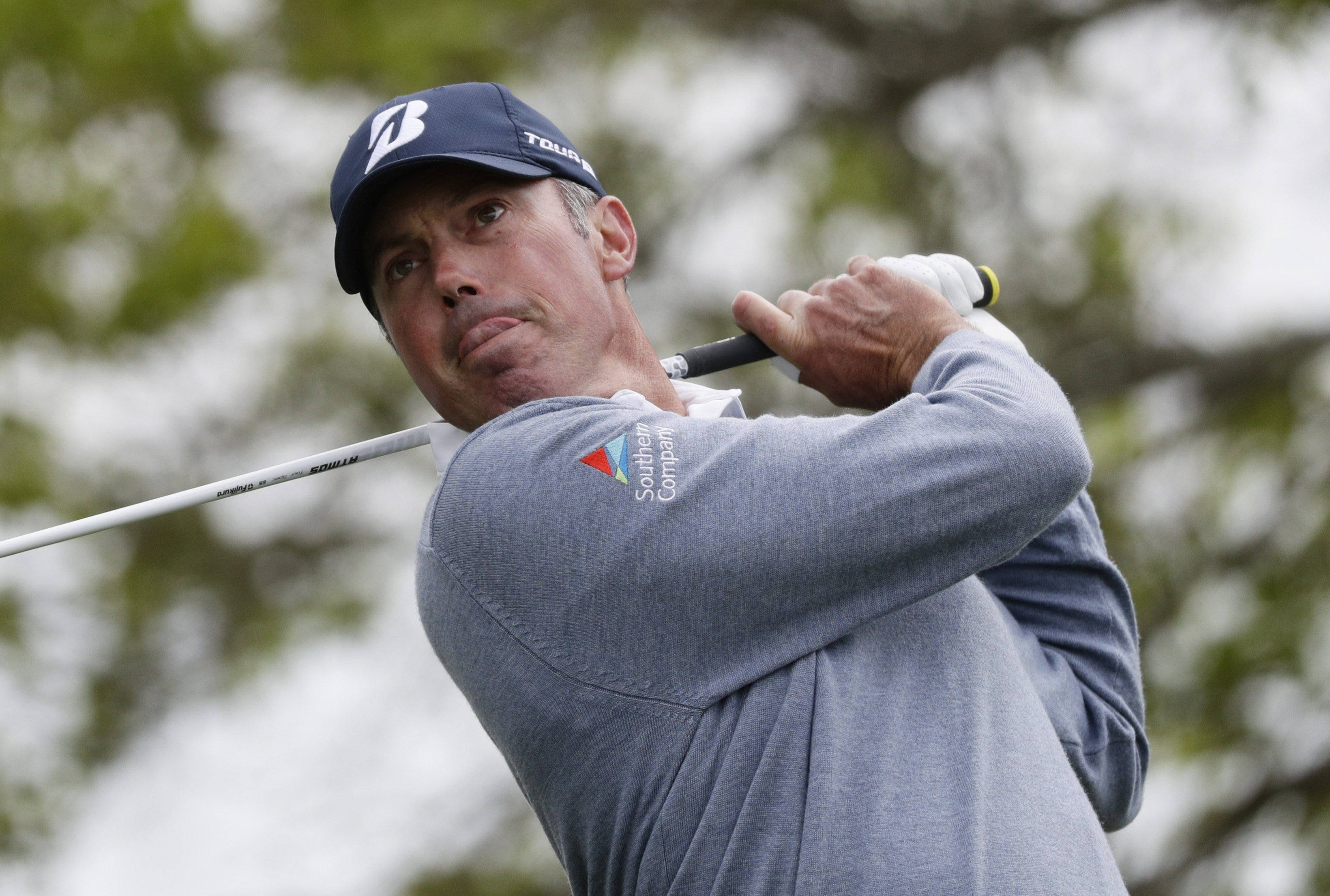 Matt Kuchar, blue cap, gray sweater, 2K Desktop Wallpaper