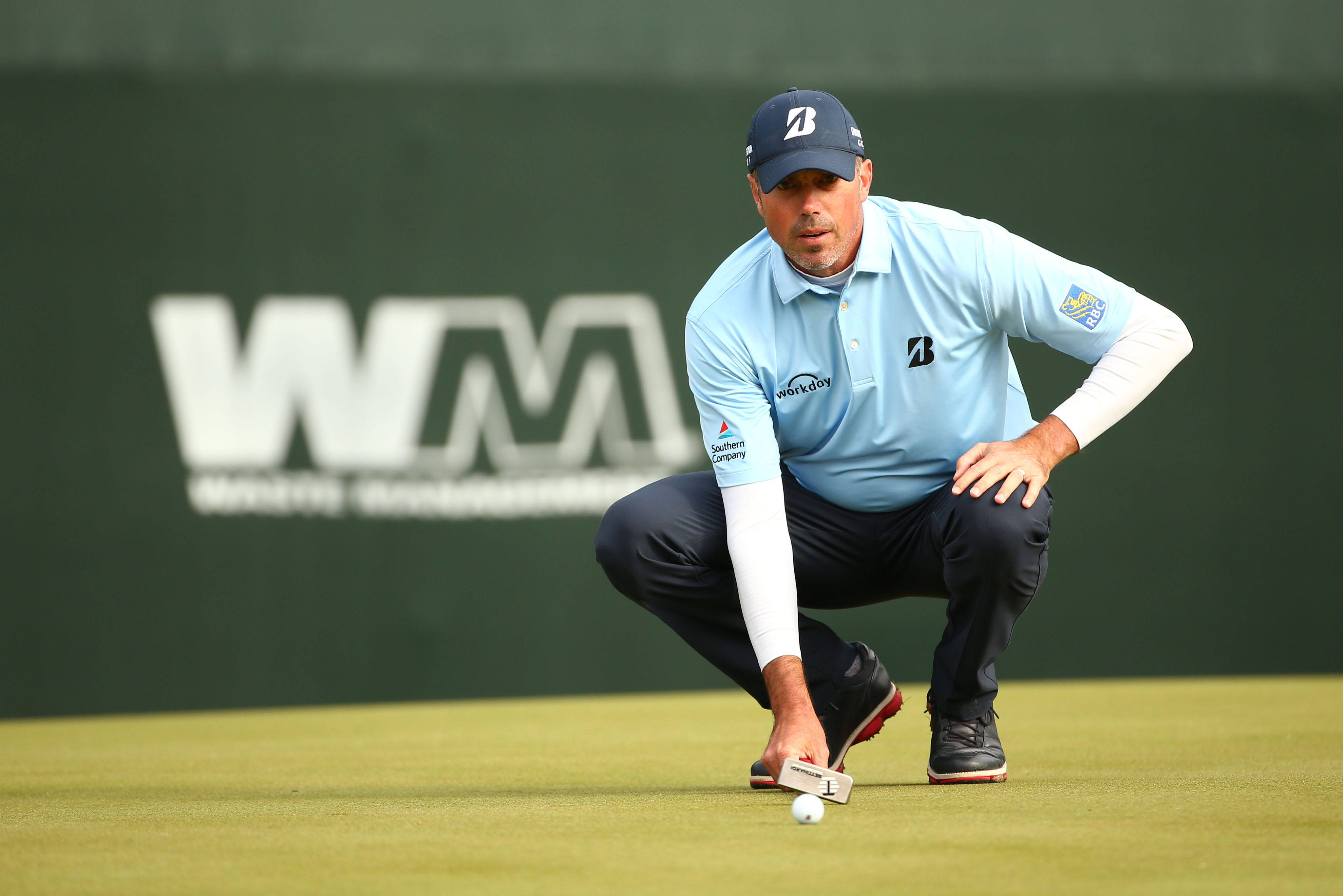 Matt Kuchar, light blue shirt, vibrant green fairway, 4K Desktop Wallpaper
