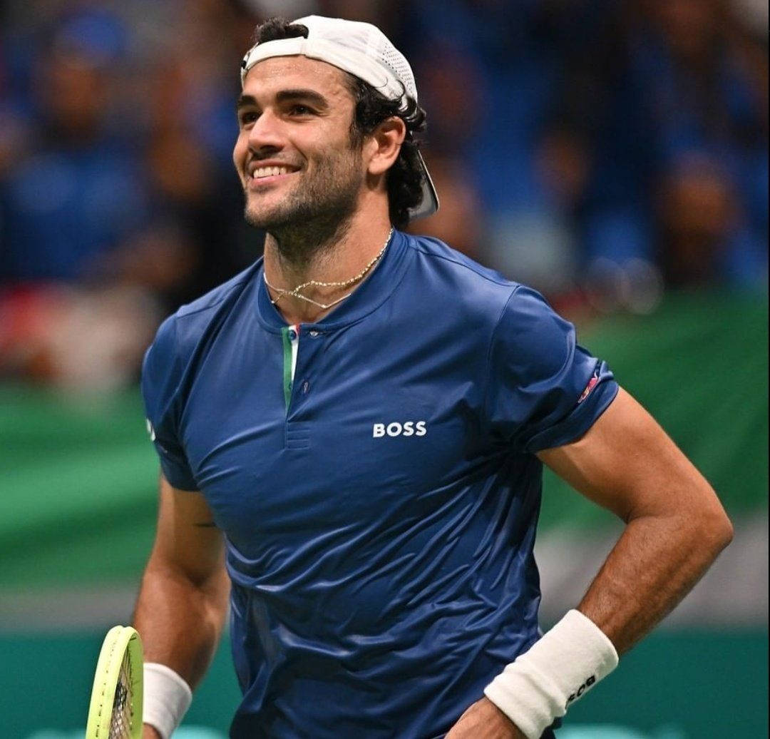 Matteo Berrettini, blue BOSS shirt, white cap, SD Desktop Wallpaper