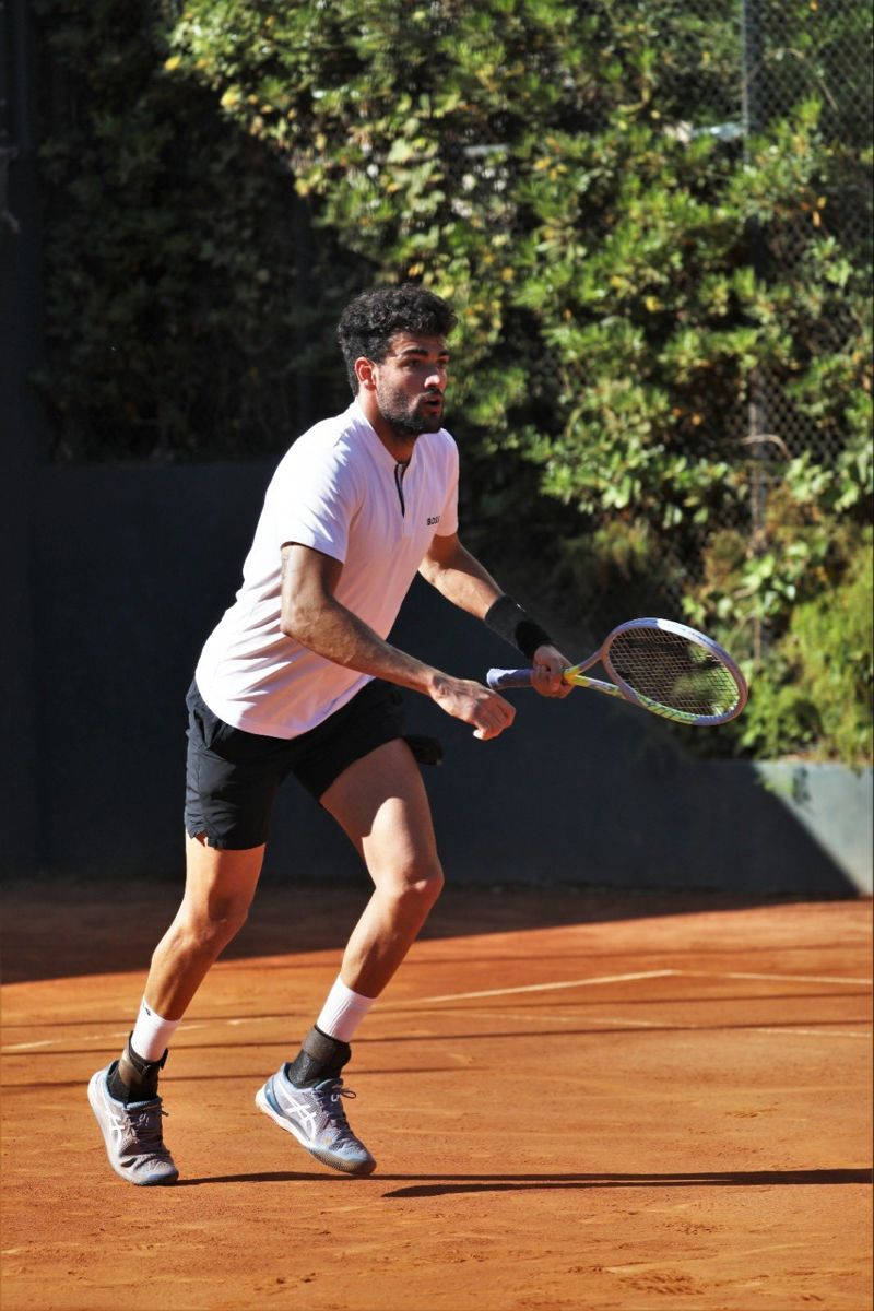 Matteo Berrettini, white shirt, black shorts, SD Phone Wallpaper