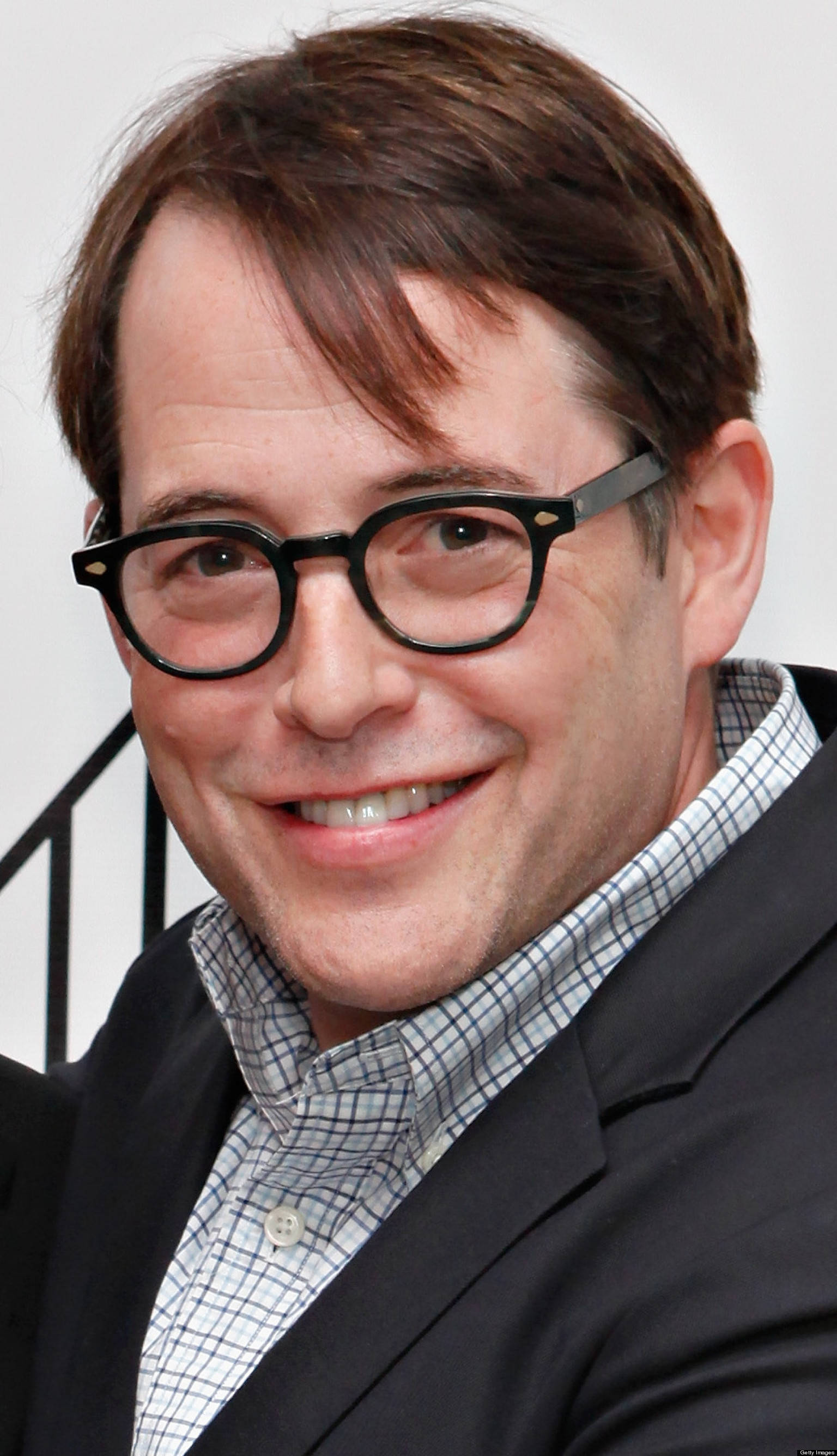 Matthew Broderick, brown hair, black-rimmed glasses, 2K Phone Wallpaper