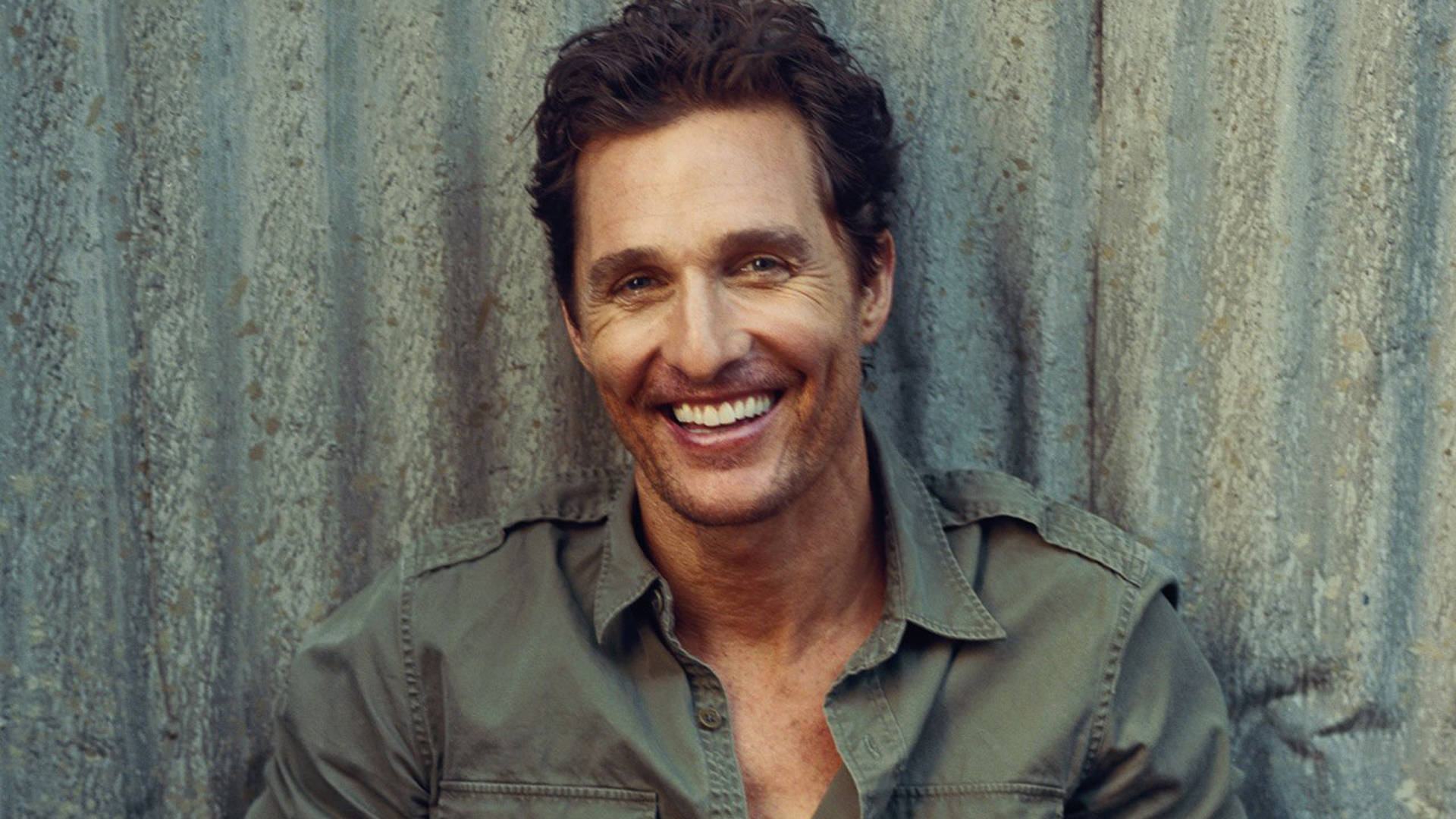 Matthew Mcconaughey, olive shirt, weathered corrugated metal wall, Full HD Desktop Wallpaper
