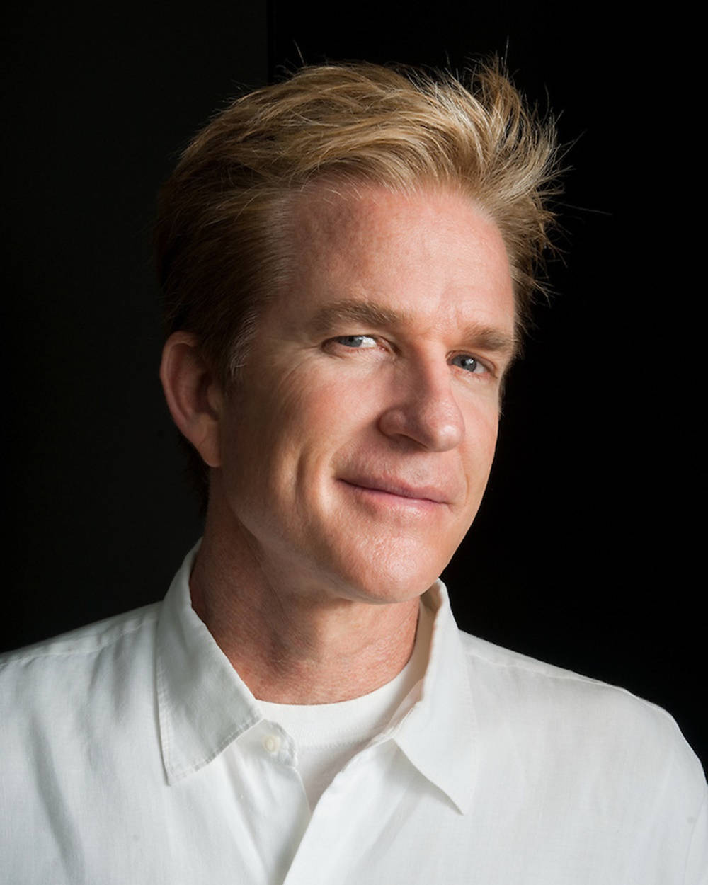 Matthew Modine, blond hair, gentle smile, SD Phone Wallpaper