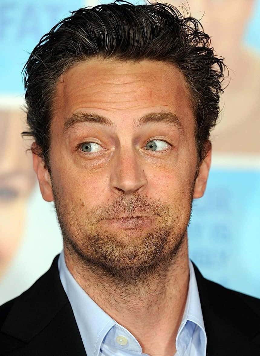 Matthew Perry, tousled dark hair, light eyes, SD Phone Wallpaper