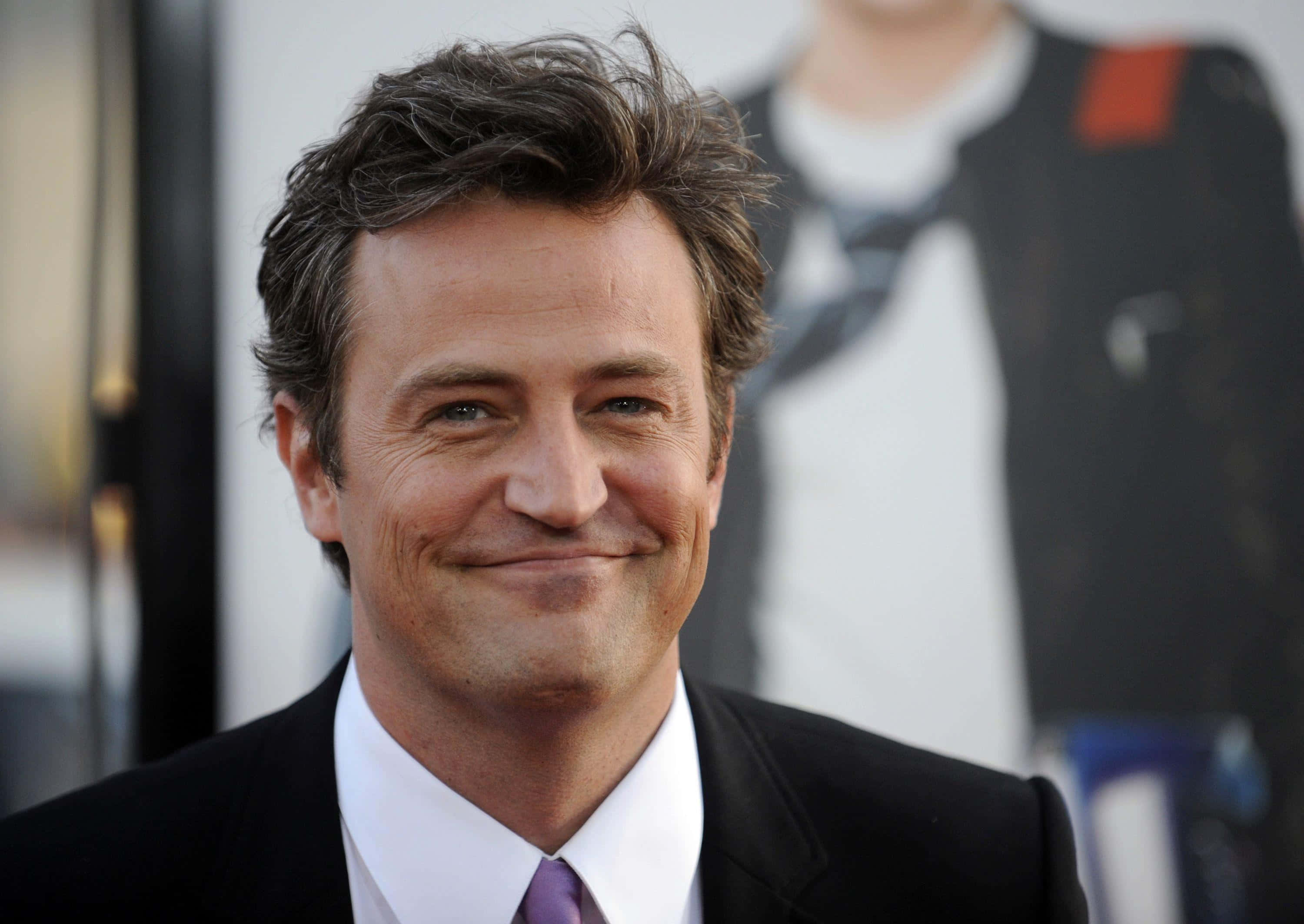 Matthew Perry, black suit, purple tie, 2K Desktop Wallpaper