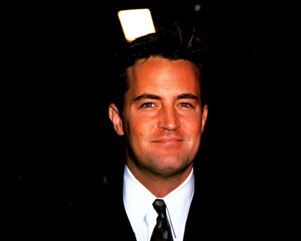Matthew Perry, suit, black background, HD Desktop Wallpaper