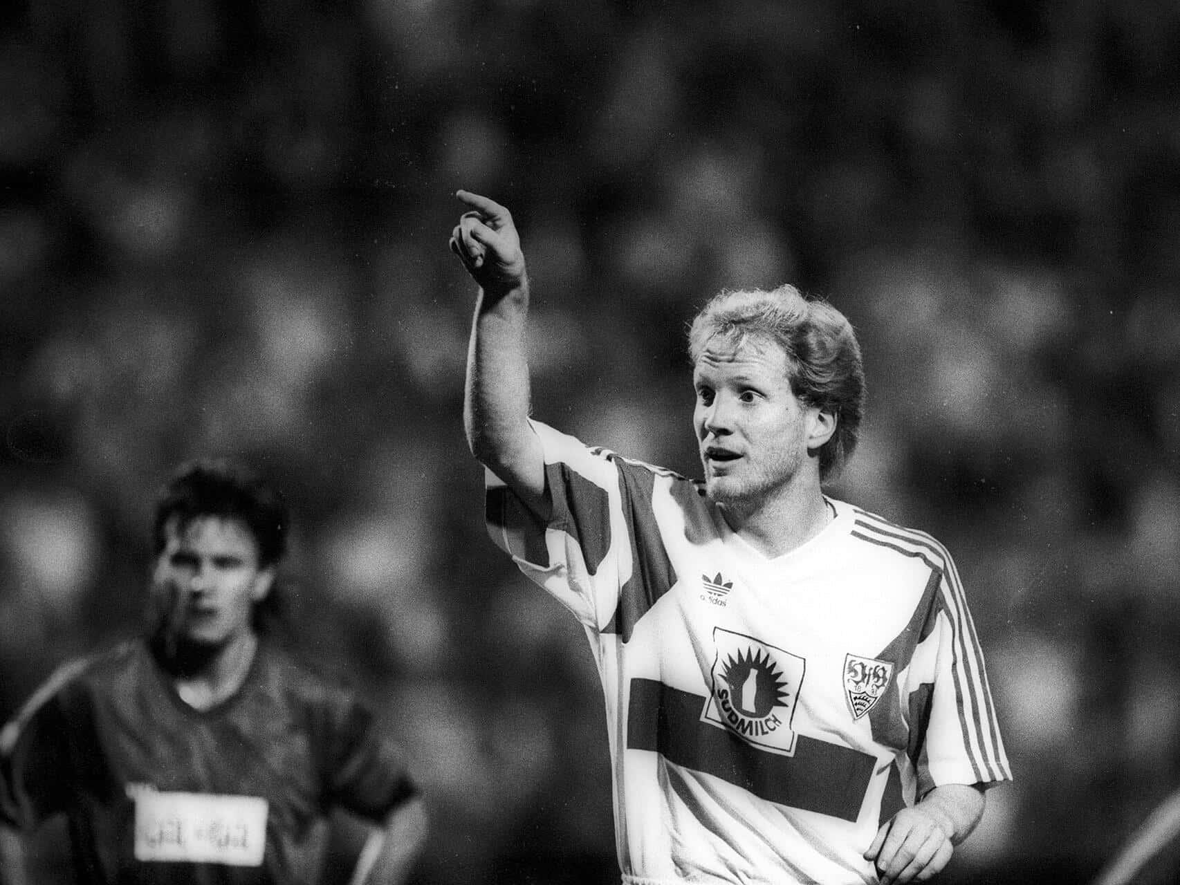 Matthias Sammer, striped jersey, nighttime match, HD Desktop Wallpaper