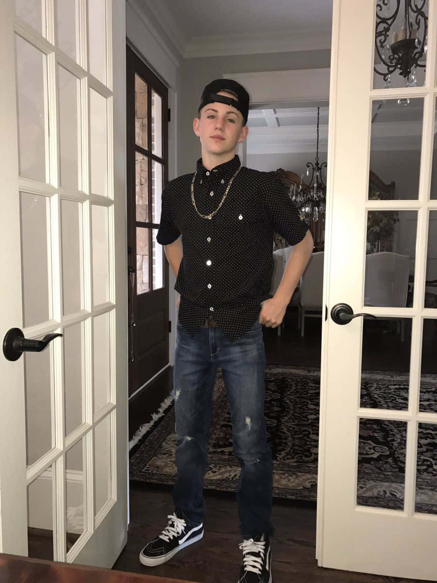 Matty B, black polka-dot shirt, ripped jeans, SD Phone Wallpaper