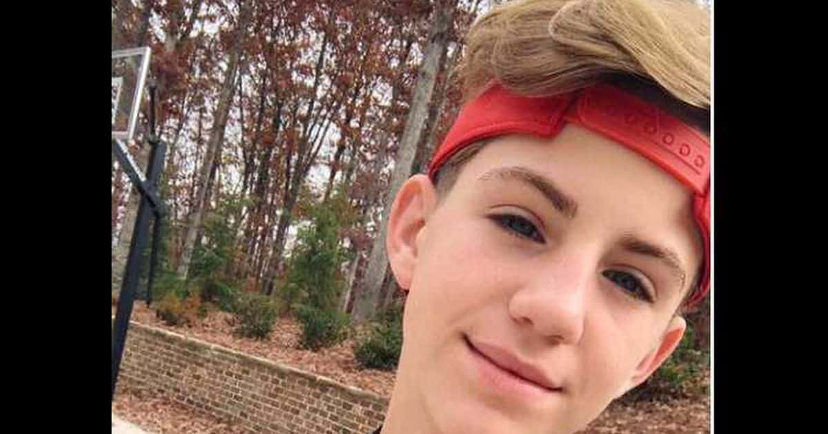 Matty B, blonde hair, red headband, SD Desktop Wallpaper