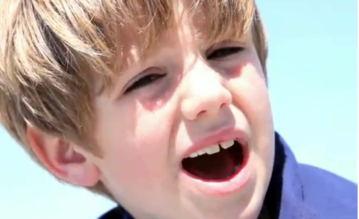 Matty B, blond hair, bright blue sky, SD Desktop Wallpaper