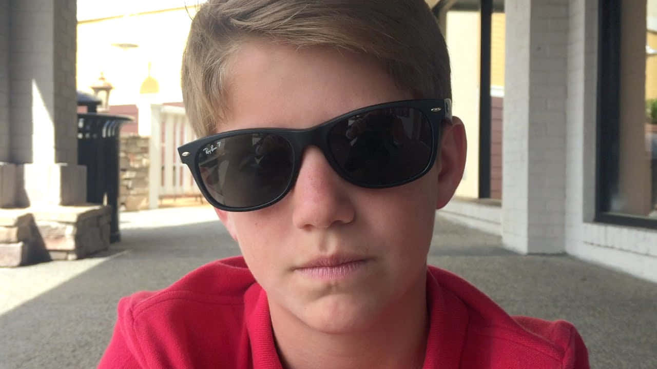 Matty B, black sunglasses, red hoodie, HD Desktop Wallpaper