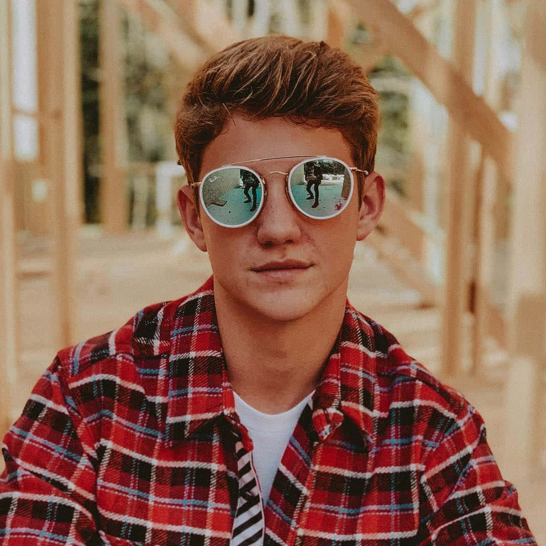 Matty B, red plaid shirt, reflective sunglasses, SD Desktop Wallpaper