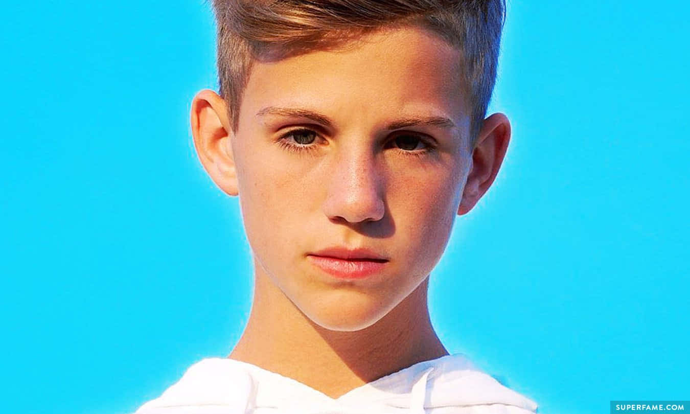 Matty B, short blond hair, freckles, HD Desktop Wallpaper