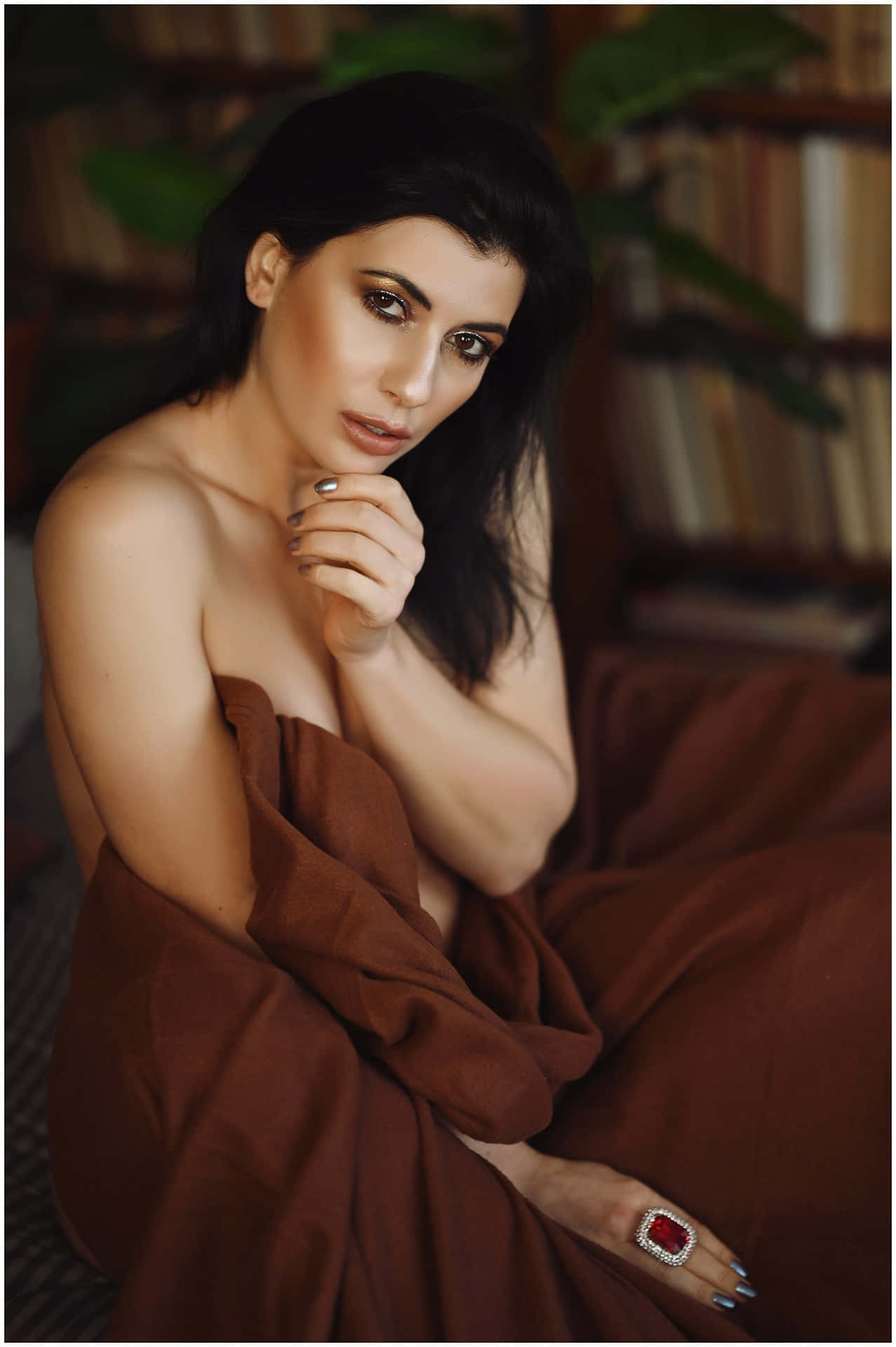 mujer madura, dark hair, bold makeup, Full HD Phone Wallpaper