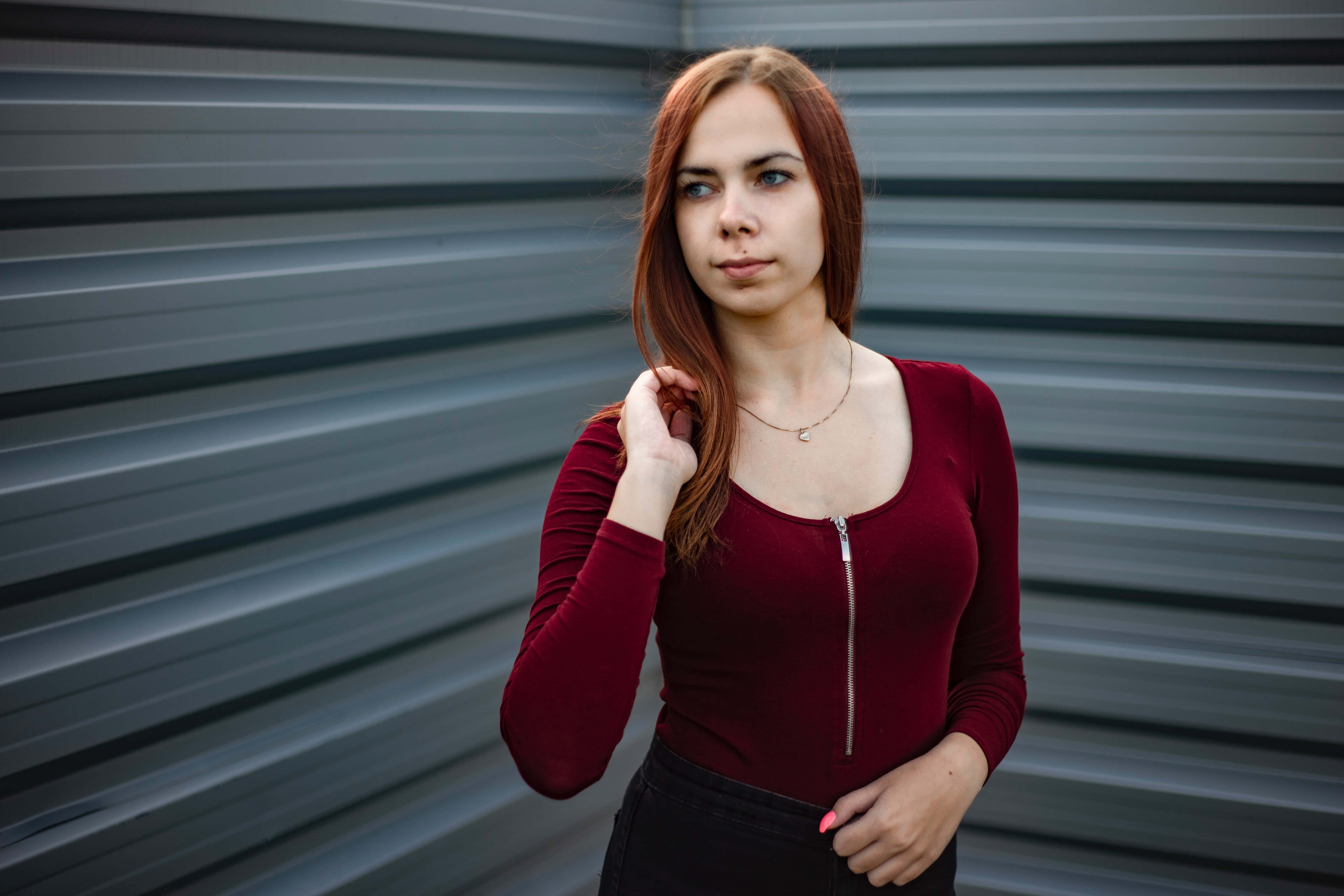 red hair, blue eyes, gray corrugated metal wall, 5K Desktop Wallpaper