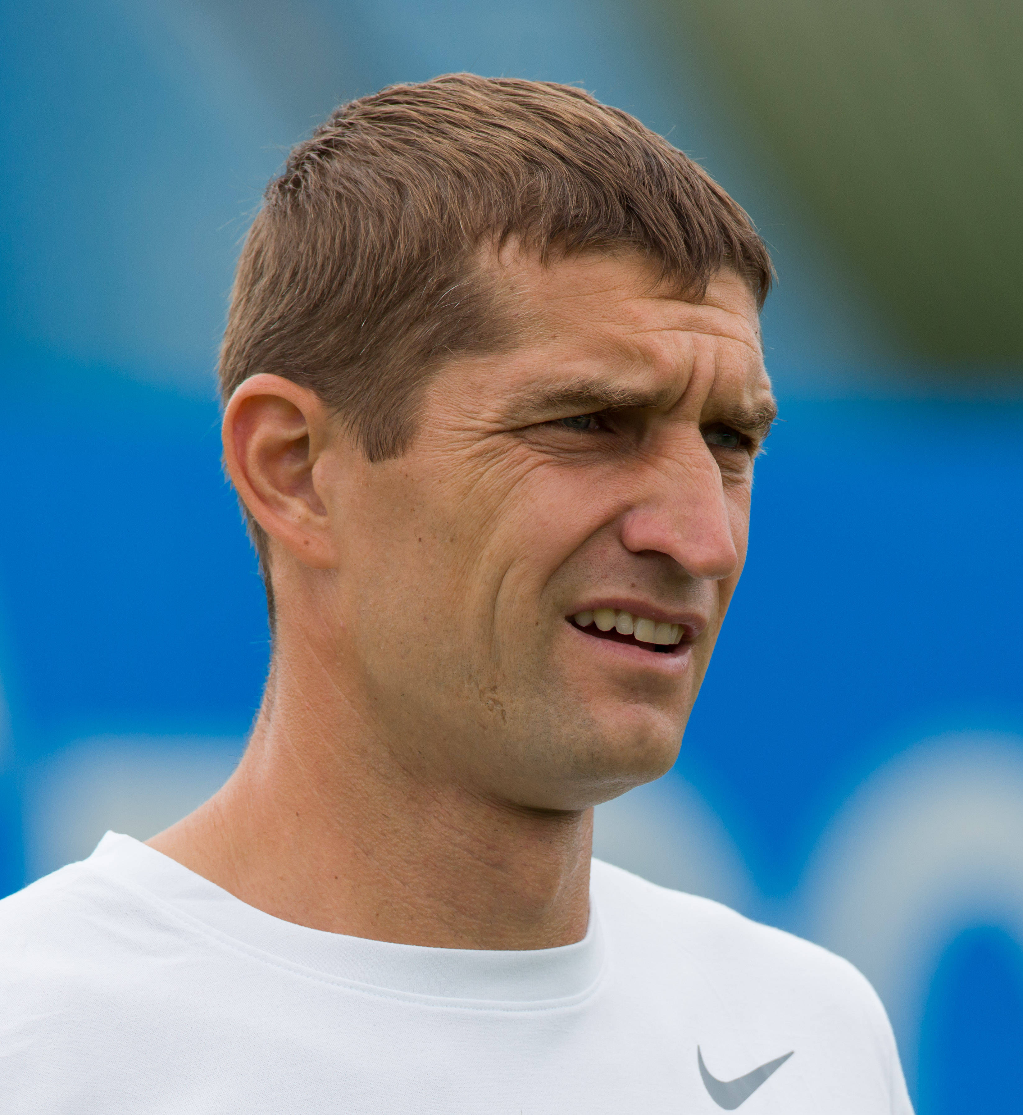 Max Mirnyi, short brown hair, white Nike t-shirt, 2K Phone Wallpaper
