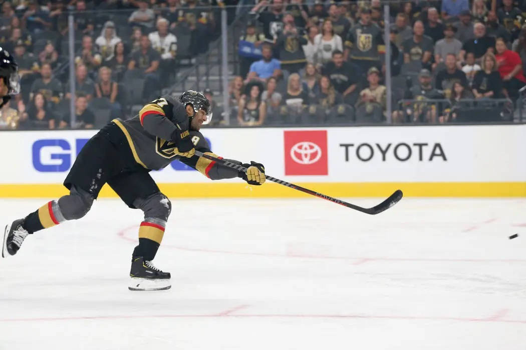 Max Pacioretty, black Vegas Golden Knights jersey, black and gold gear, SD Desktop Wallpaper