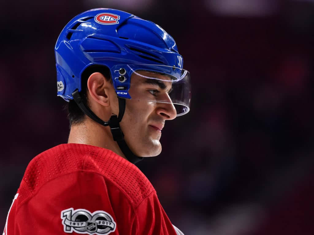 Max Pacioretty, blue helmet, red jersey, SD Desktop Wallpaper