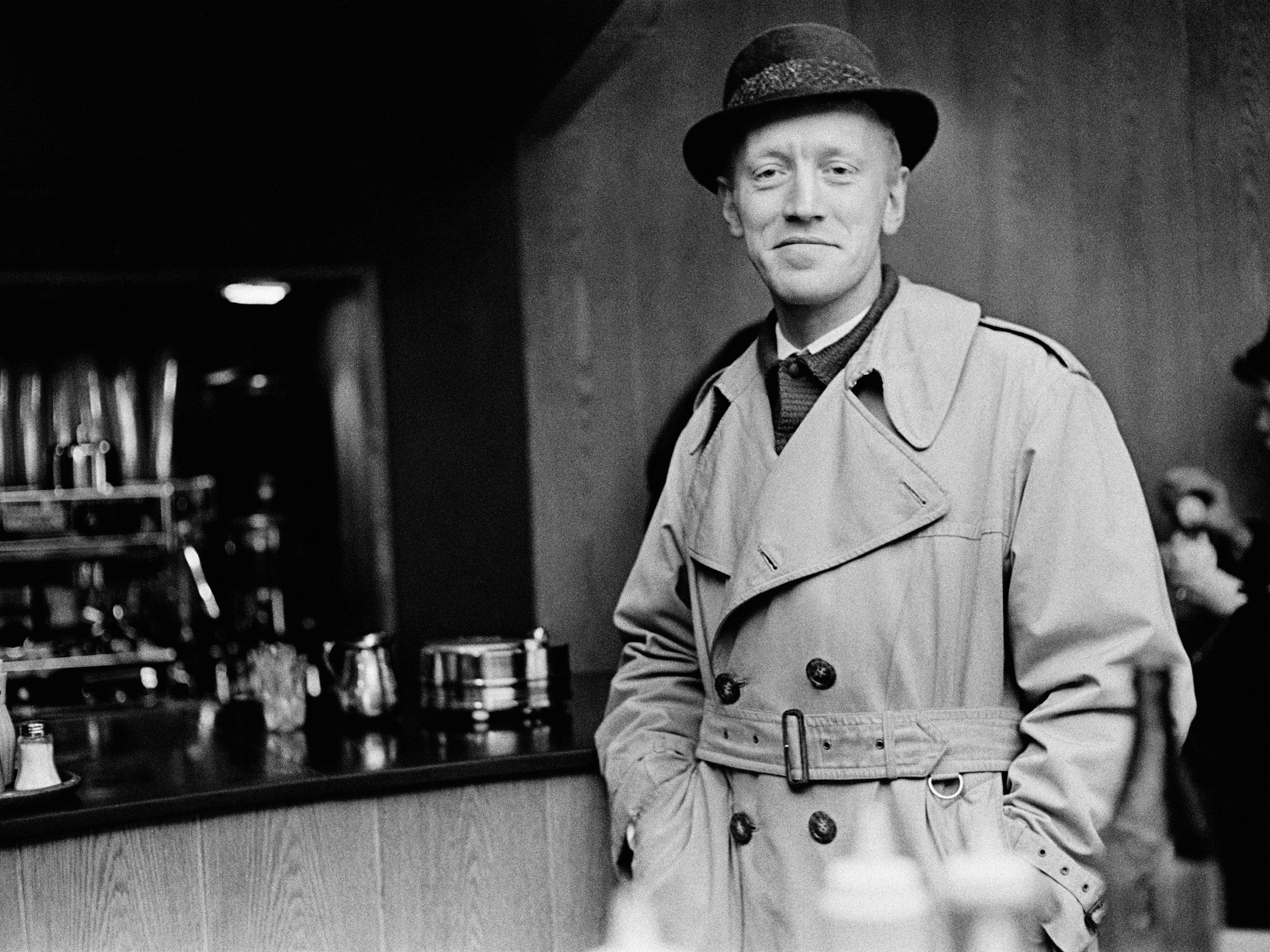 Max Von Sydow, trench coat, fedora, 4K Desktop Wallpaper