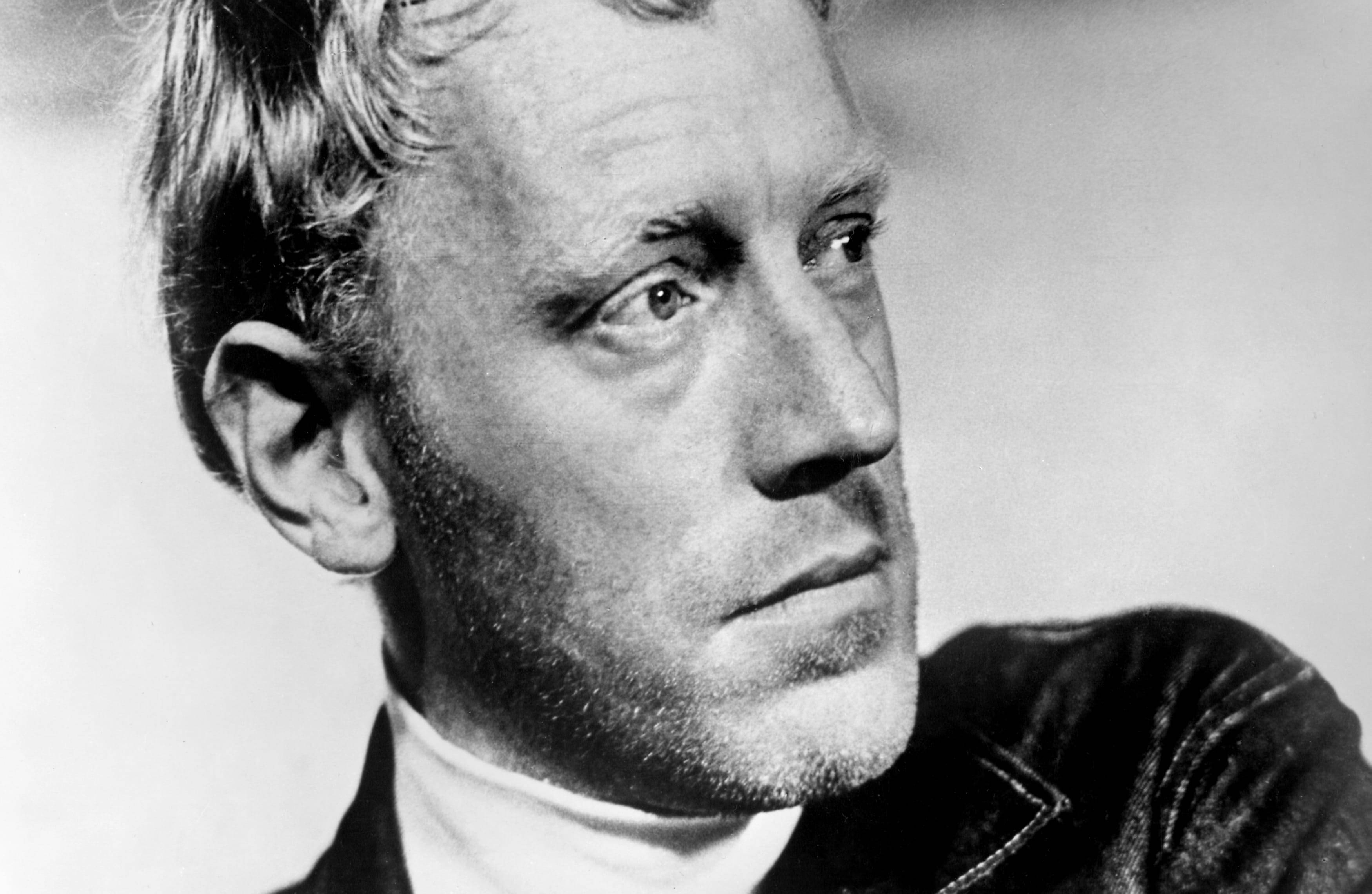 Max Von Sydow, side profile, black and white, 2K Desktop Wallpaper