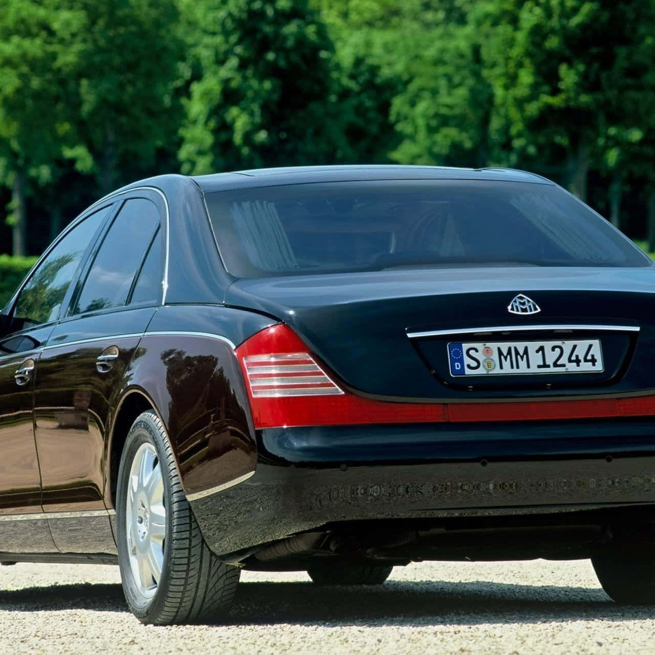 Maybach 57, glossy black, gravel, HD Desktop Wallpaper